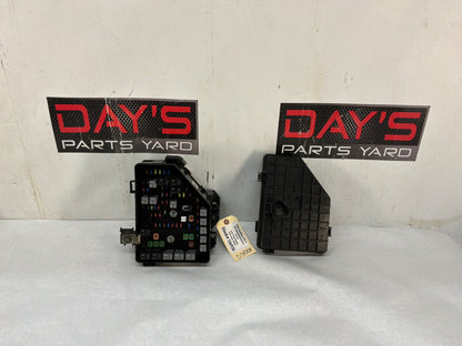 Fuse box - Day's Parts Yard