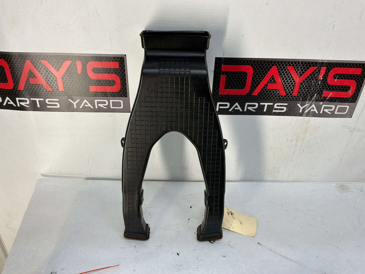 2008 Pontiac G8 GT HVAC Rear Floor Center Console Air Vent Duct OEM