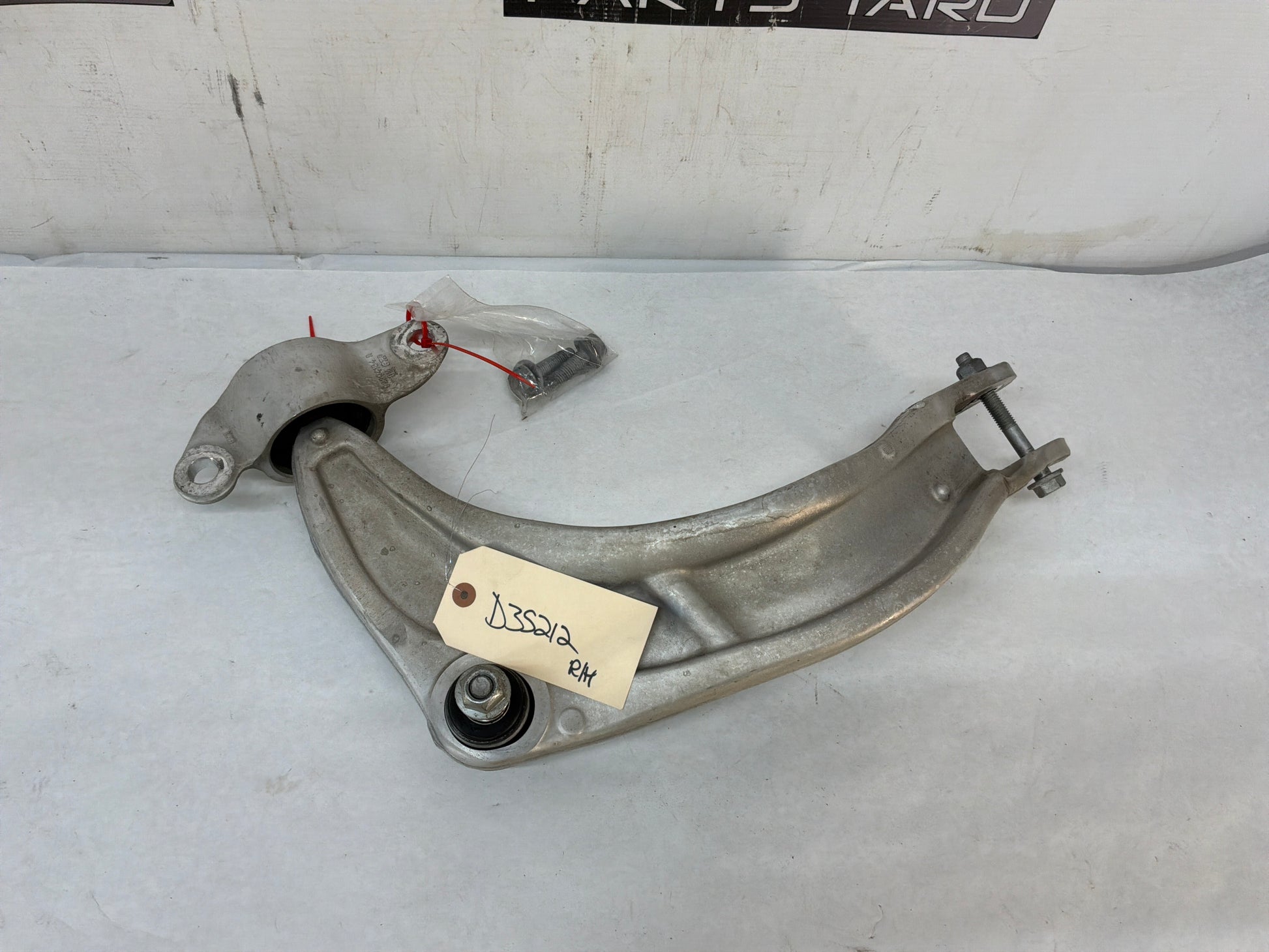 Rh control arm - Day's Parts Yard
