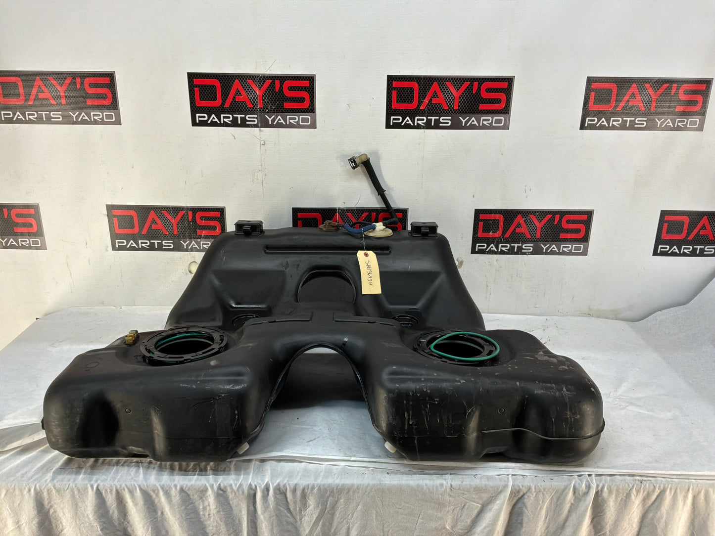 Fuel tank - Day's Parts Yard