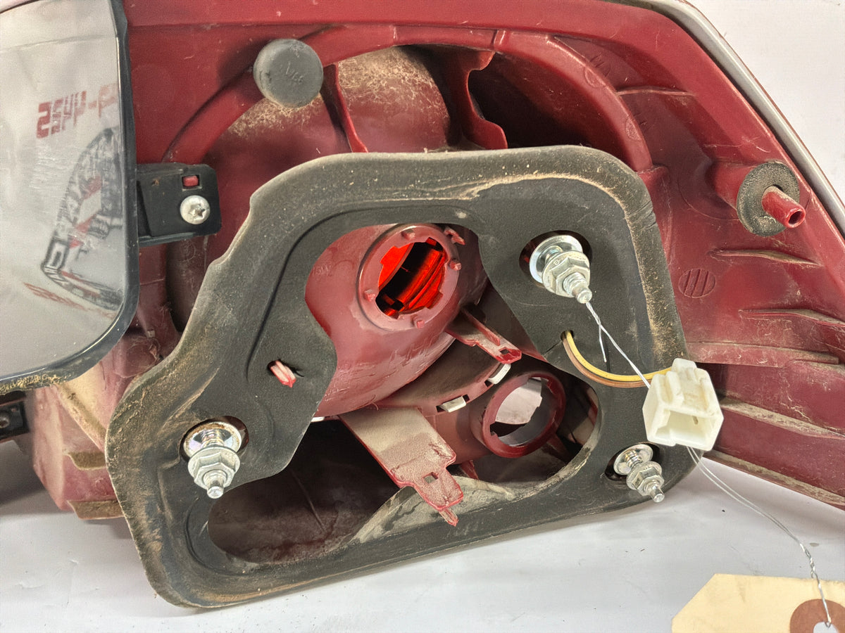 2009 Pontiac G8 Base LH Driver Tail Light Lamp Taillight OEM