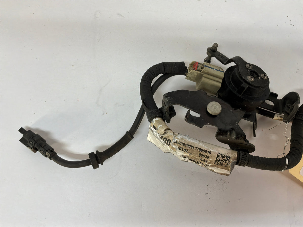2016 Chevy SS Sedan RH & LH Front Suspension Head Lamp Ride Control Height Sensors OEM