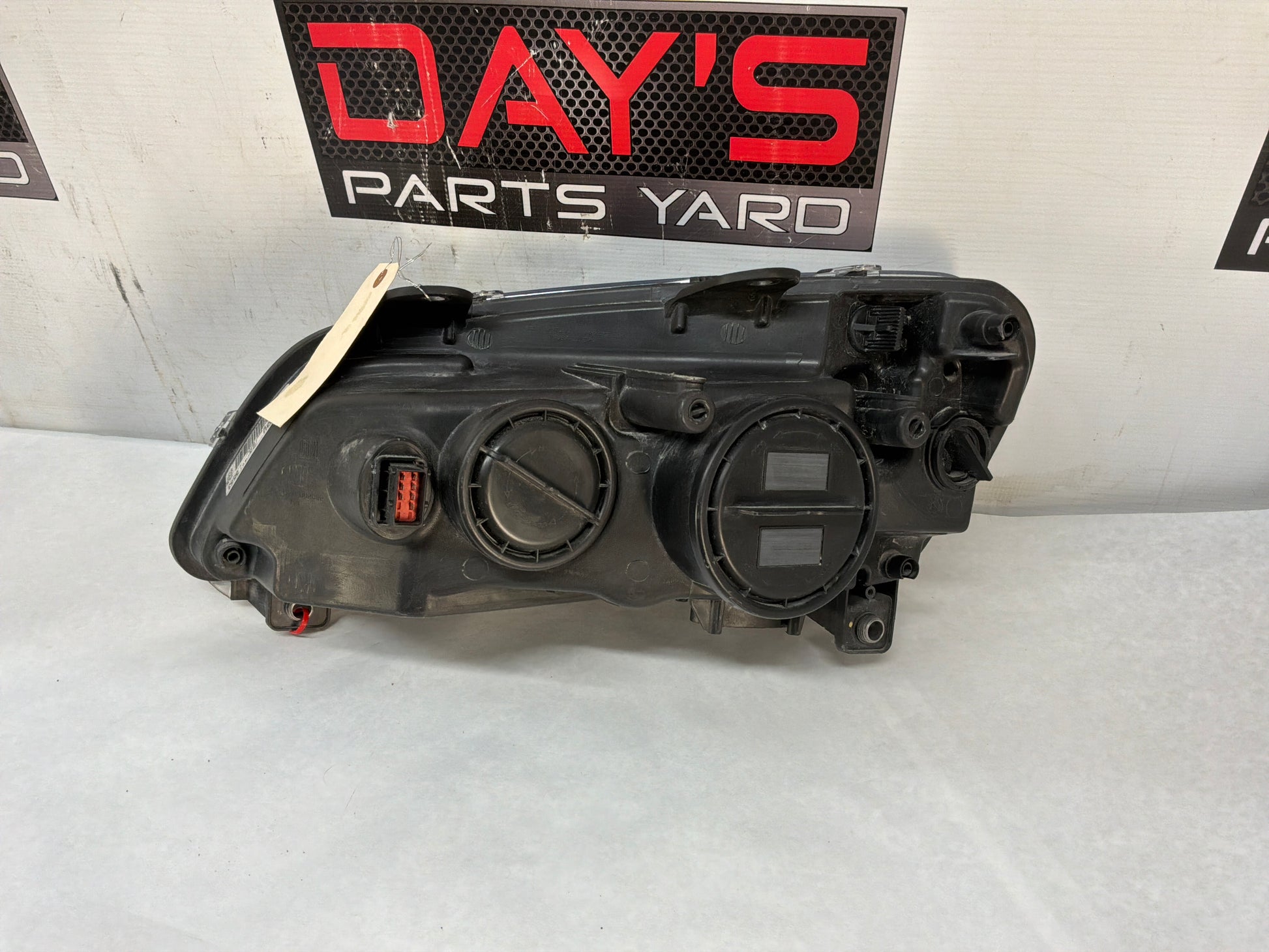 Rh headlight - Day's Parts Yard