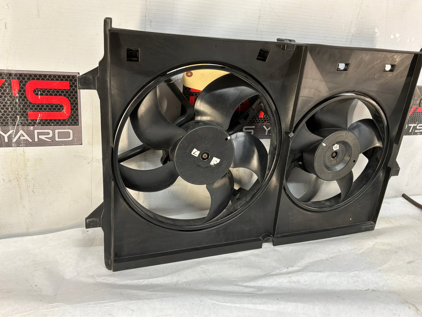 2004 Pontiac GTO Dual Radiator Electric Cooling Fans Shroud Assembly OEM