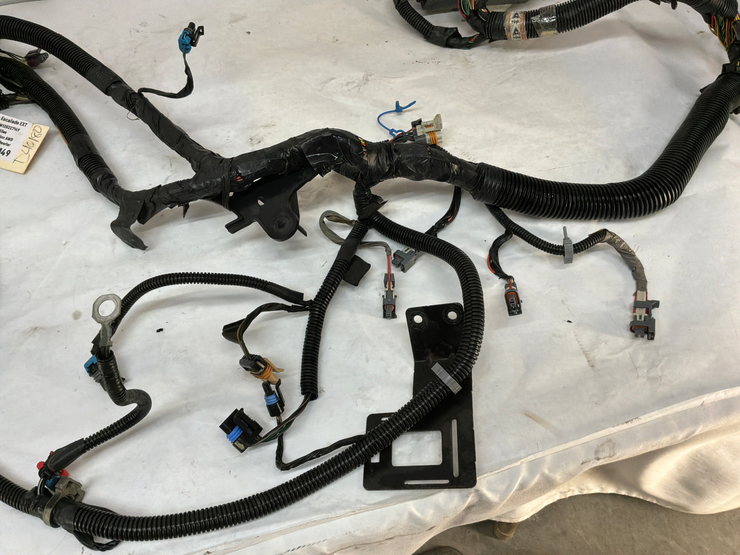 2002 Cadillac Escalade EXT Engine Transmission Wire Wiring Harness OEM