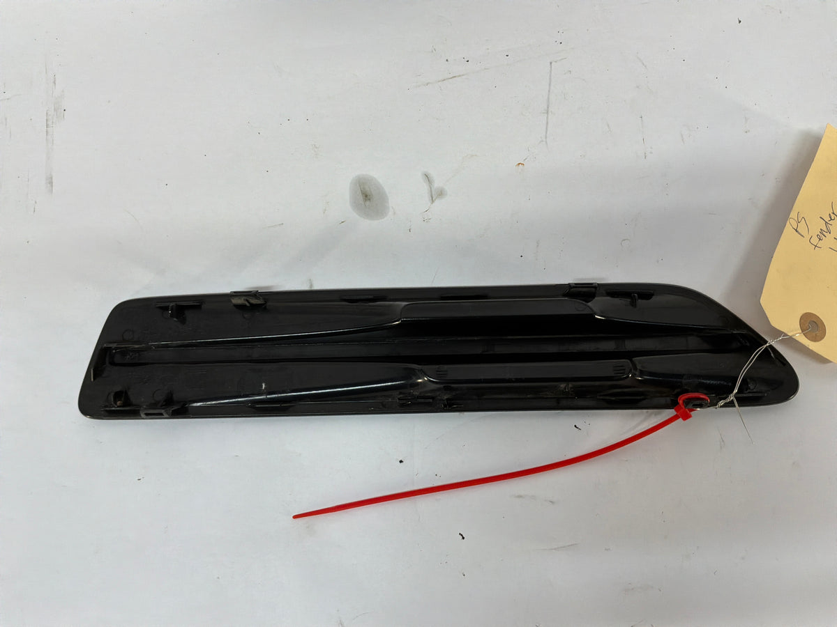 2014 Chevy Caprice PPV RH Passenger Front Fender Trim Marker Panel Cover OEM