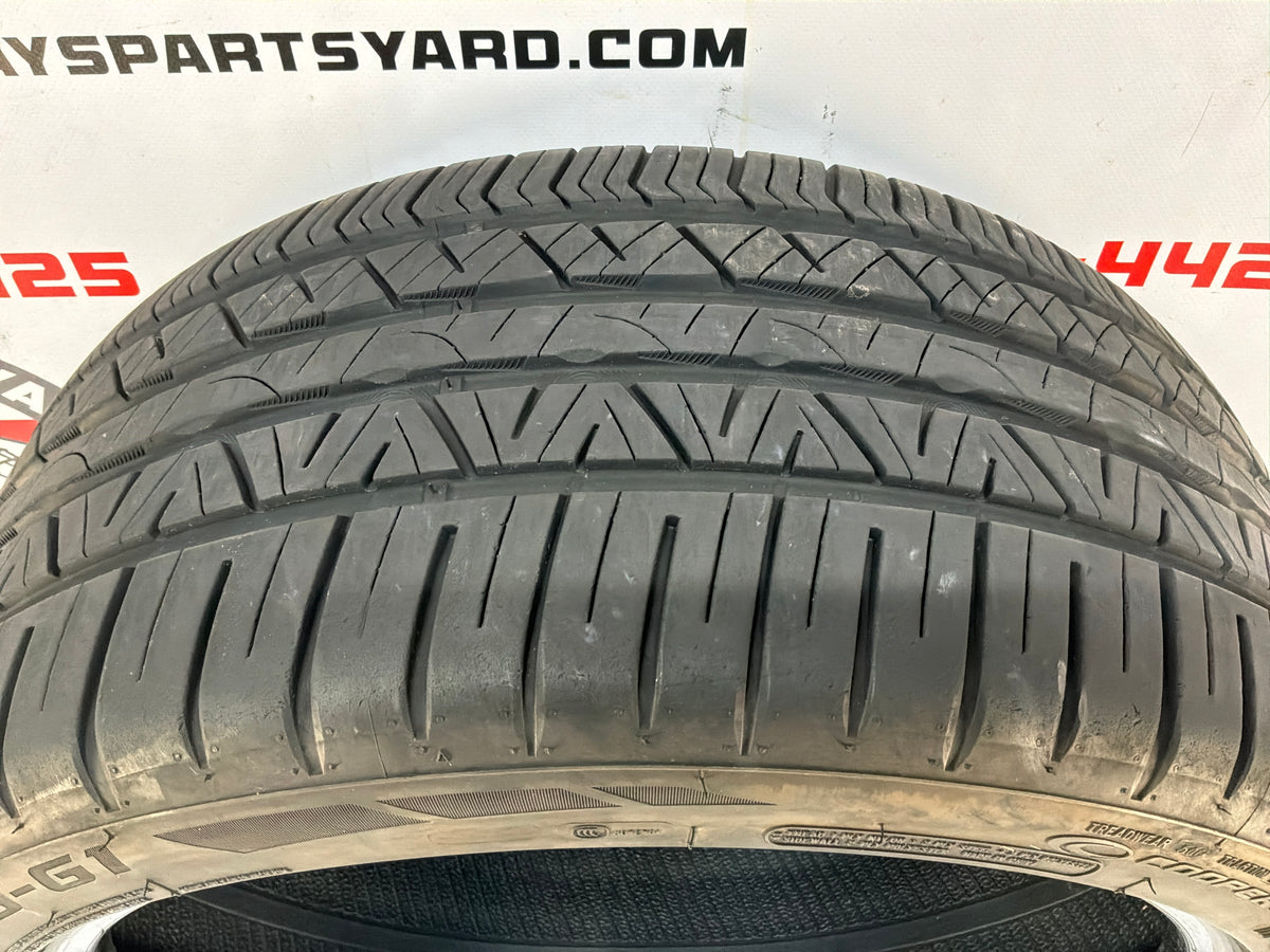 255/40/R19 Cooper Zeon Tire