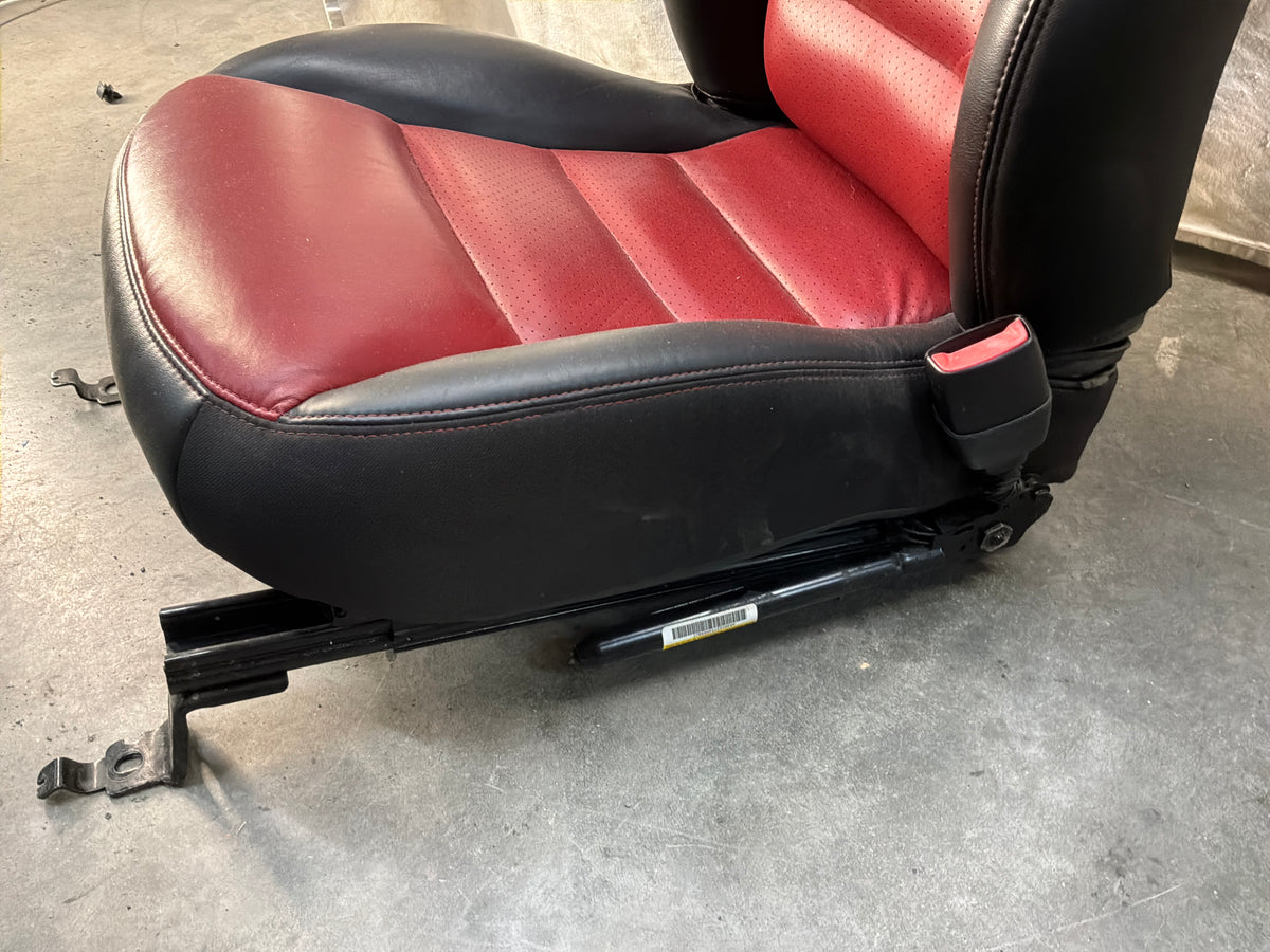 2007 Chevy C6 Corvette Convertible Seats RH & LH Front Seats OEM Red & Black