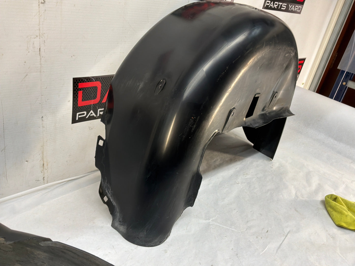Rh wheel liner - Day's Parts Yard