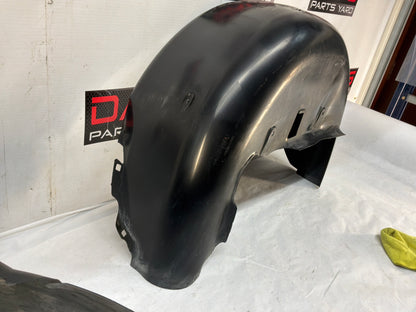 Rh wheel liner - Day's Parts Yard
