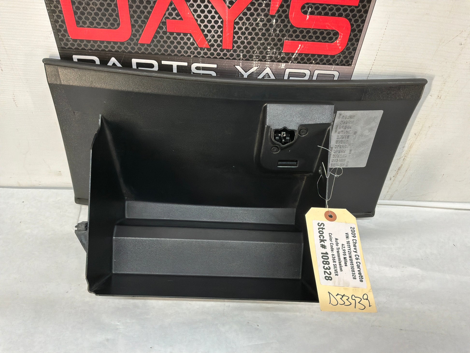 Glove box - Day's Parts Yard