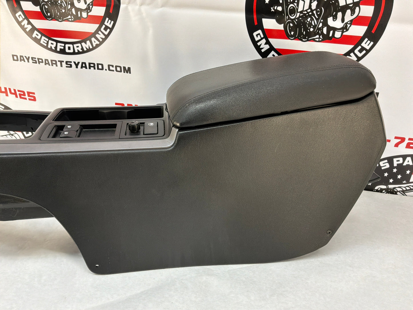 2006 Pontiac GTO Center Console Arm Rest Assembly OEM