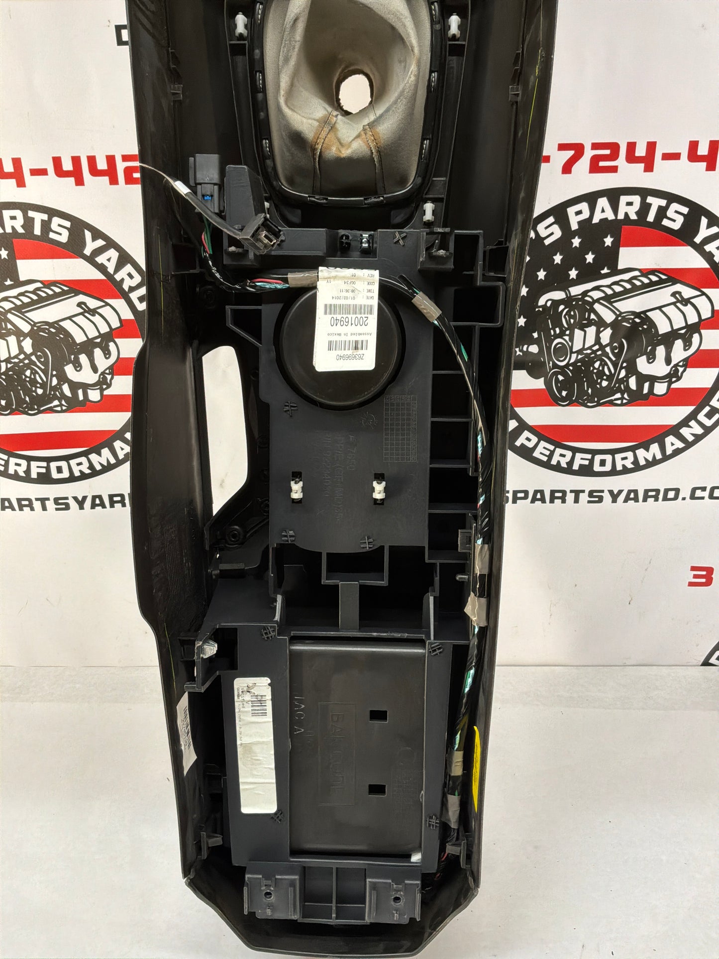 2014 Chevy Camaro SS Manual Transmission Center Console Armrest w/ Boot & Shifter Knob  OEM