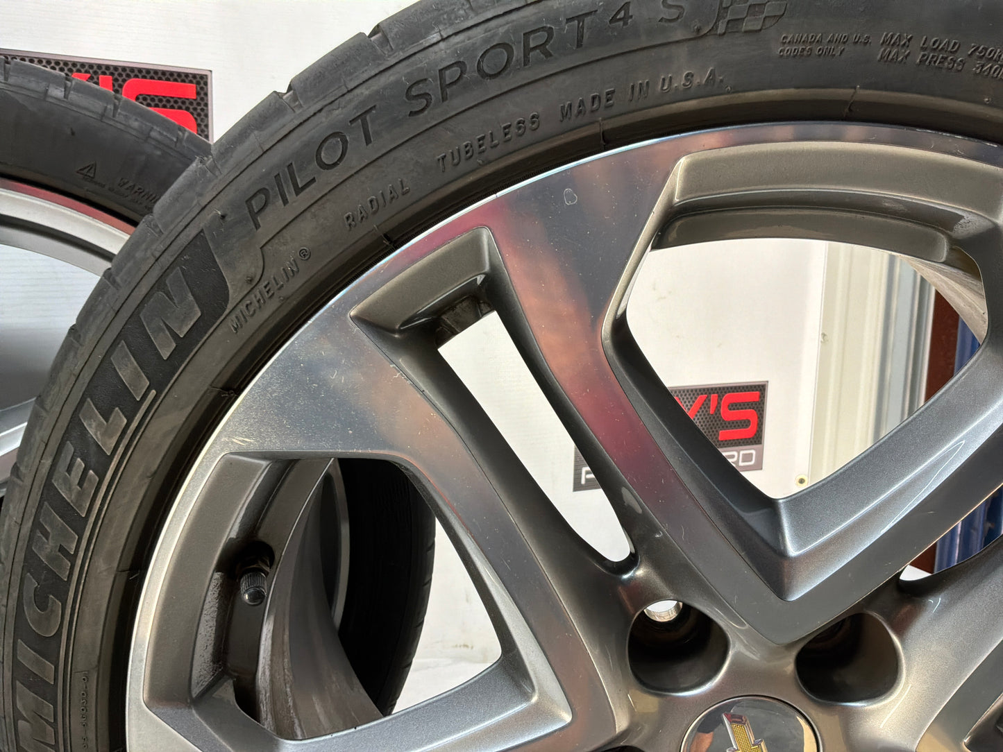 2017 Chevrolet SS Sedan Wheels and Tires OEM