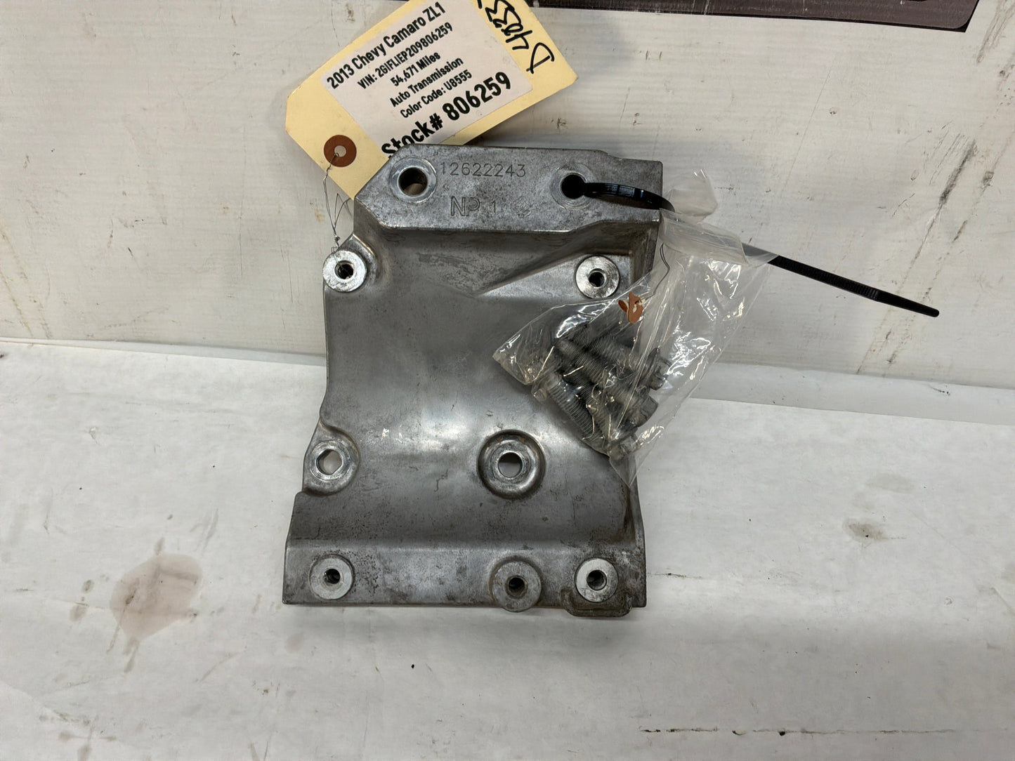 2013 Chevy Camaro ZL1 A/C Air Conditioner Compressor Bracket Mount w/ Hardware OEM