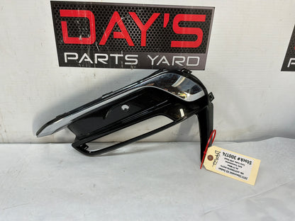2017 Chevy SS Sedan RH Passenger Front Bumper DRL Bezel Surround Trim Molding OEM