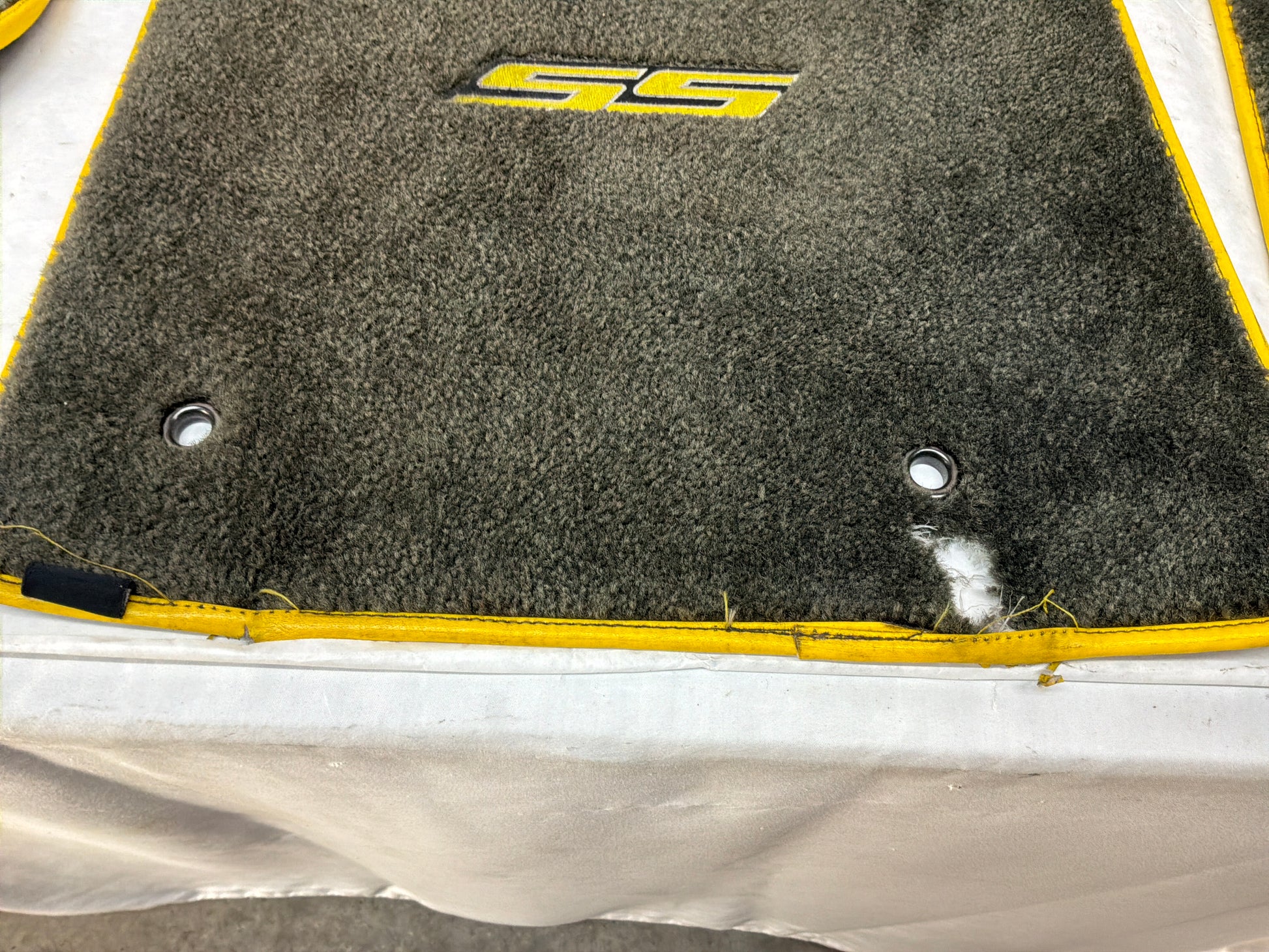 2010 Chevy Camaro SS Embordered Floor Mats Front and Rear - Day's Parts Yard