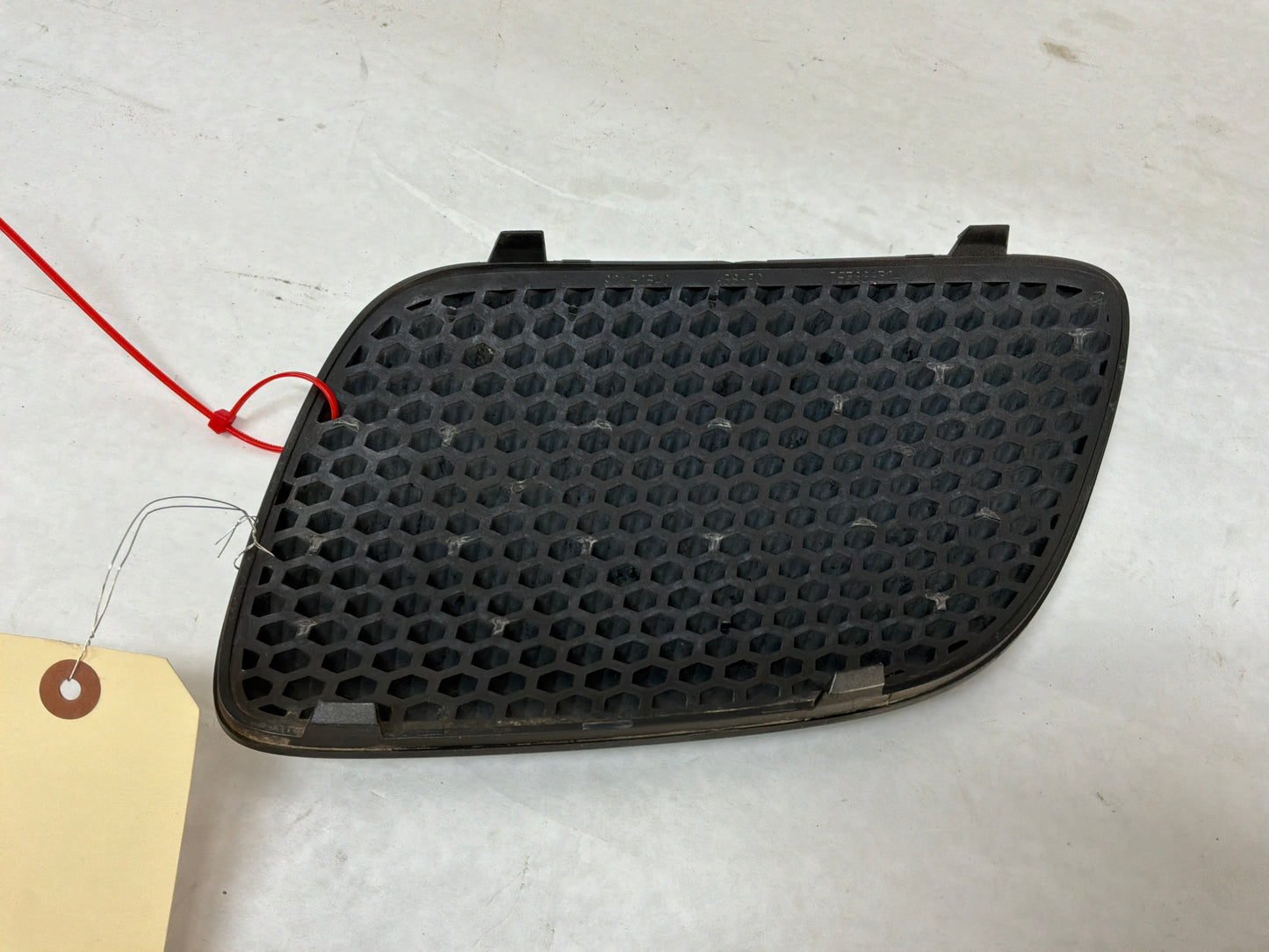 2004 Pontiac GTO RH Passenger Front Bumper Upper Kidney Grille OEM