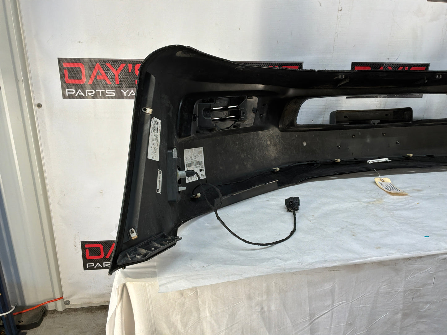 Rear bumper - Day's Parts Yard