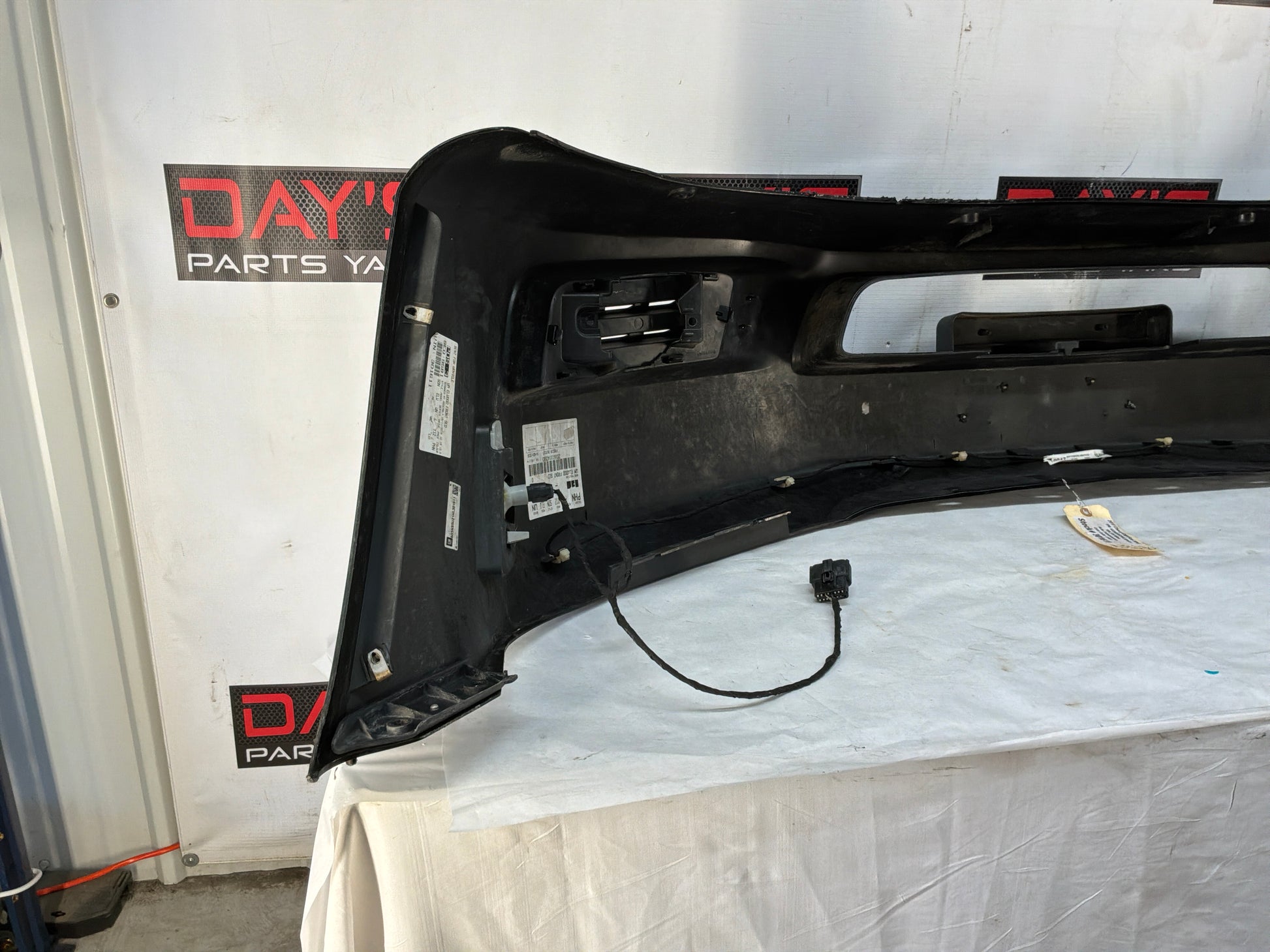 Rear bumper - Day's Parts Yard