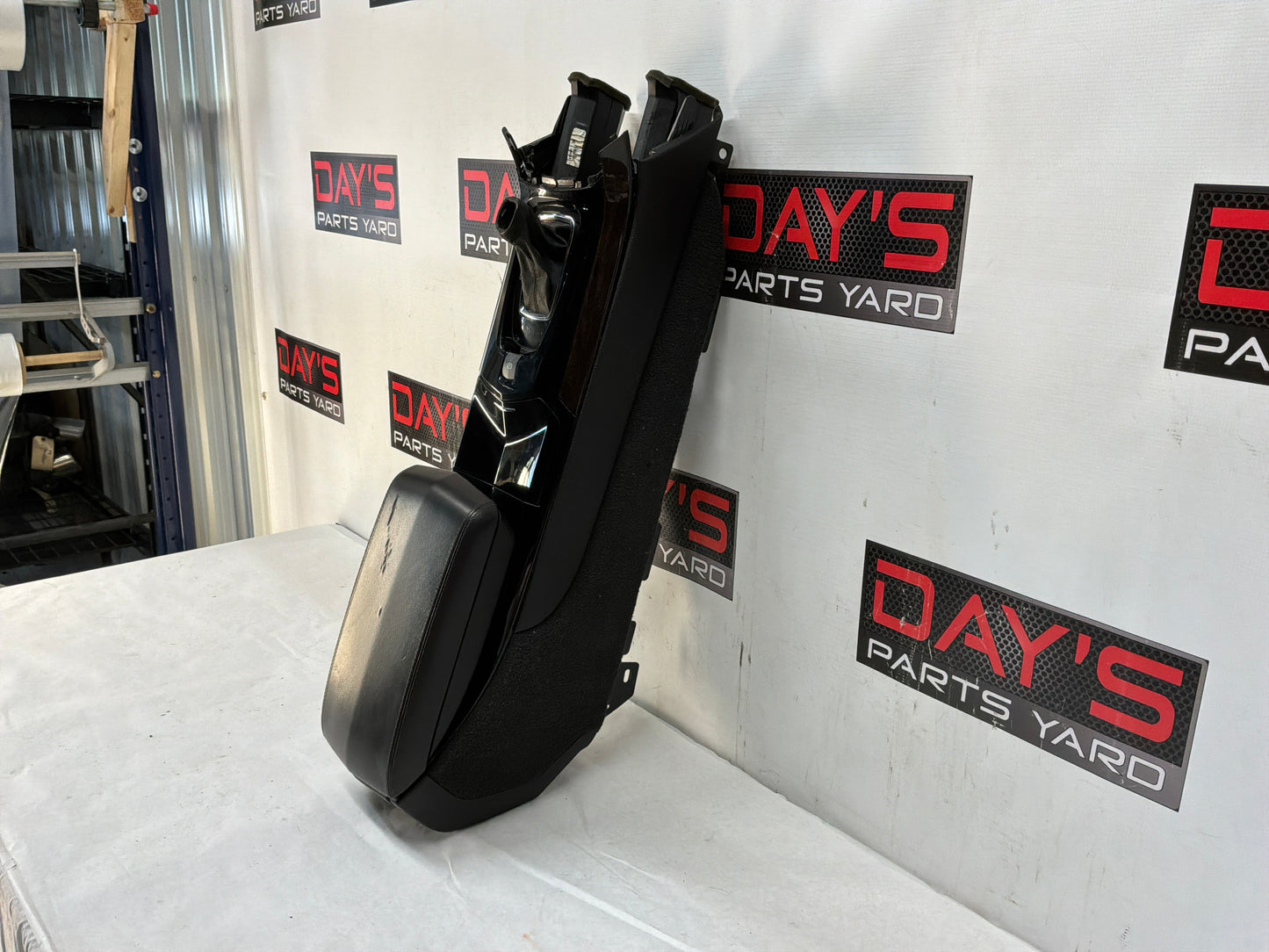 Center console - Day's Parts Yard