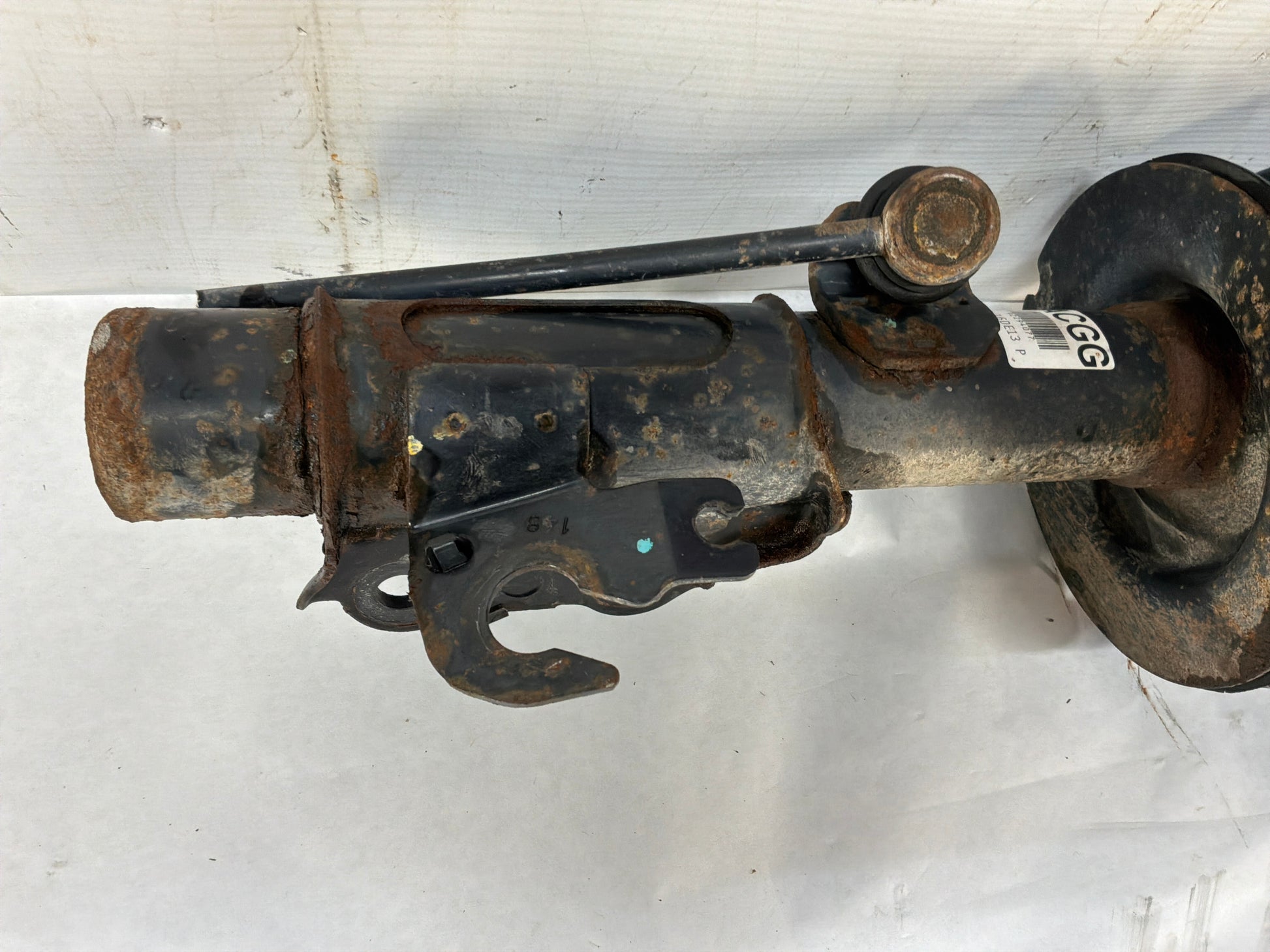 Rh front strut - Day's Parts Yard