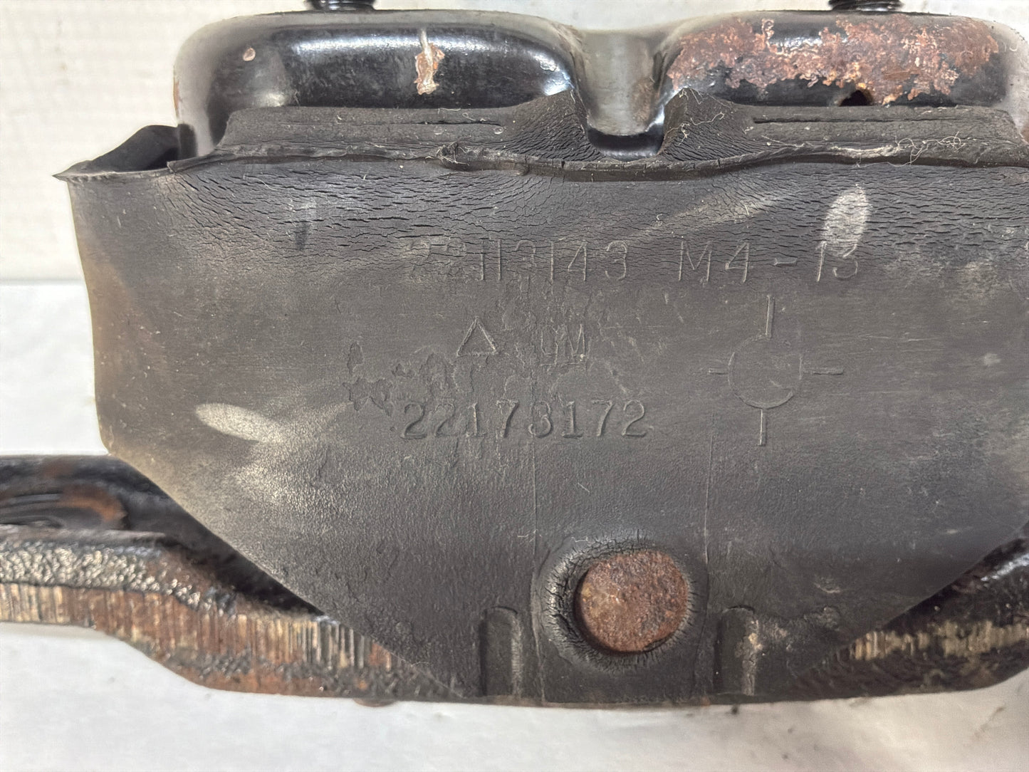 1999 Chevy C5 Corvette Rear End Differential Mount OEM