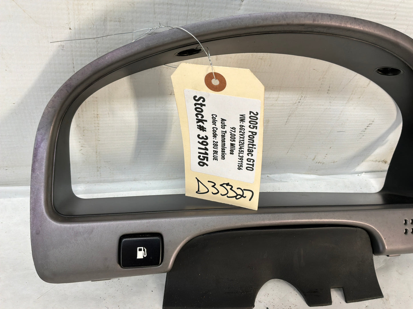 Speedometer bezel - Day's Parts Yard