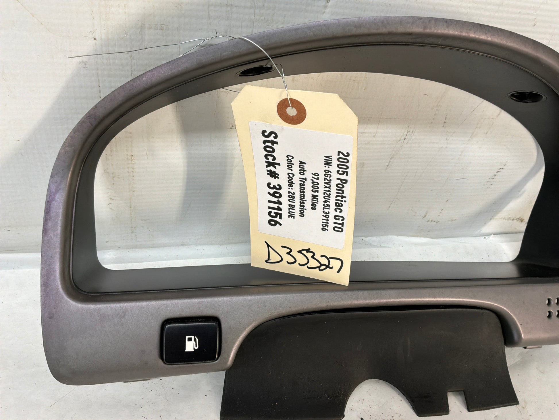 Speedometer bezel - Day's Parts Yard