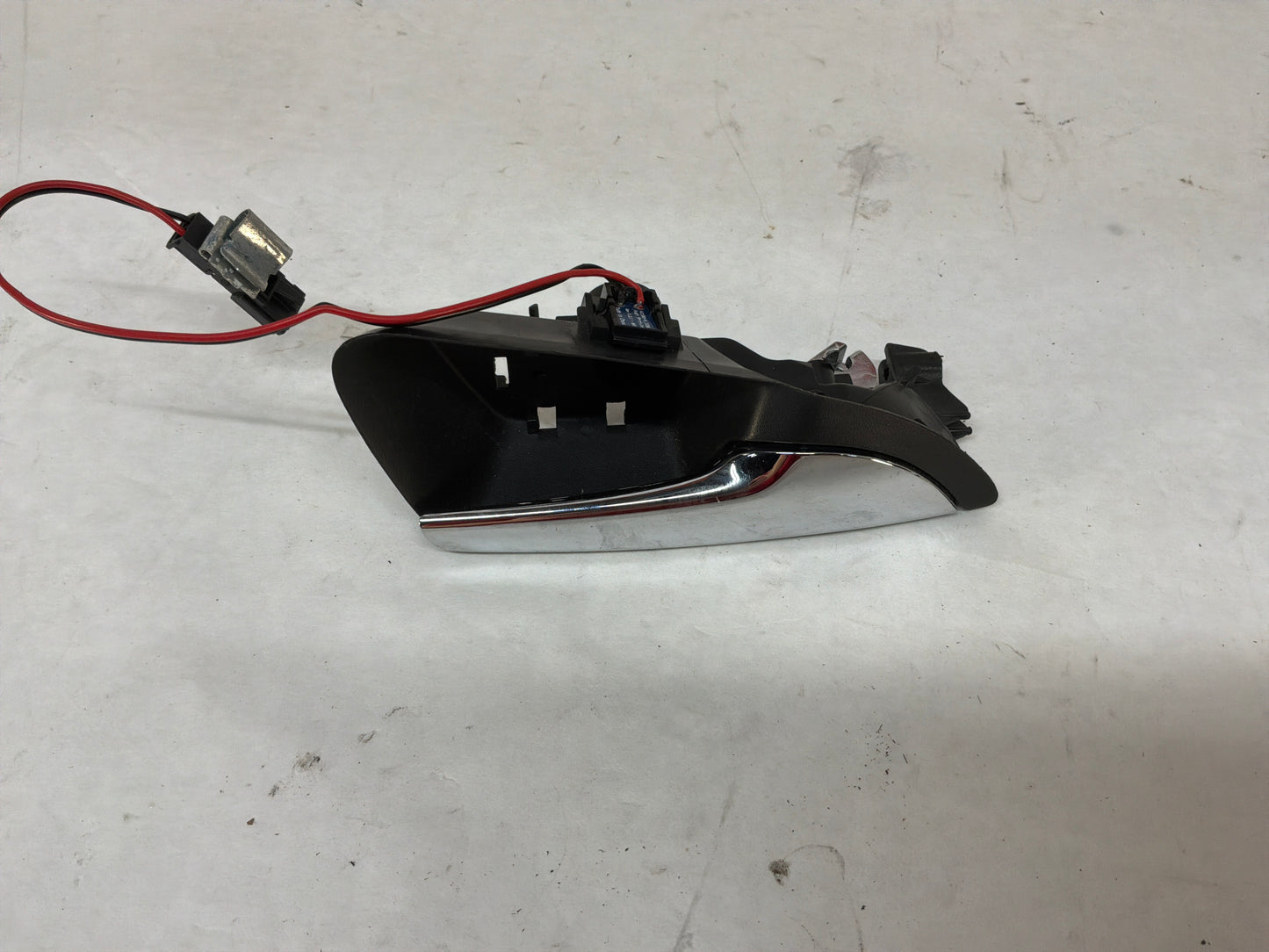 2015 Chevy SS Sedan RH Passenger Front Interior Door Handle OEM