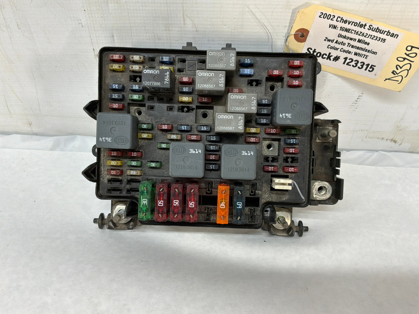 Fuse box - Day's Parts Yard