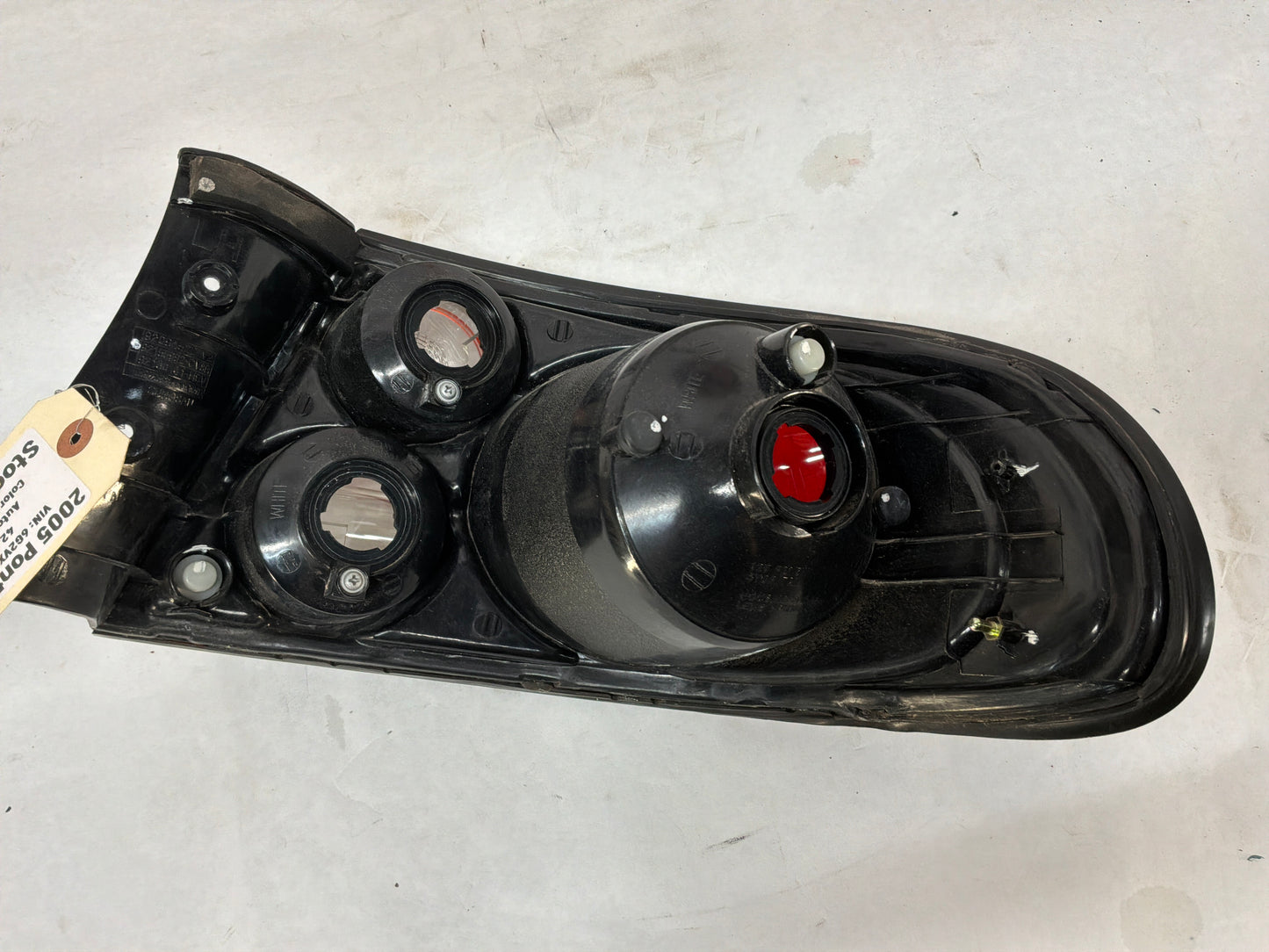 2005 Pontiac GTO LH Driver Tail Light Taillight Lamp OEM