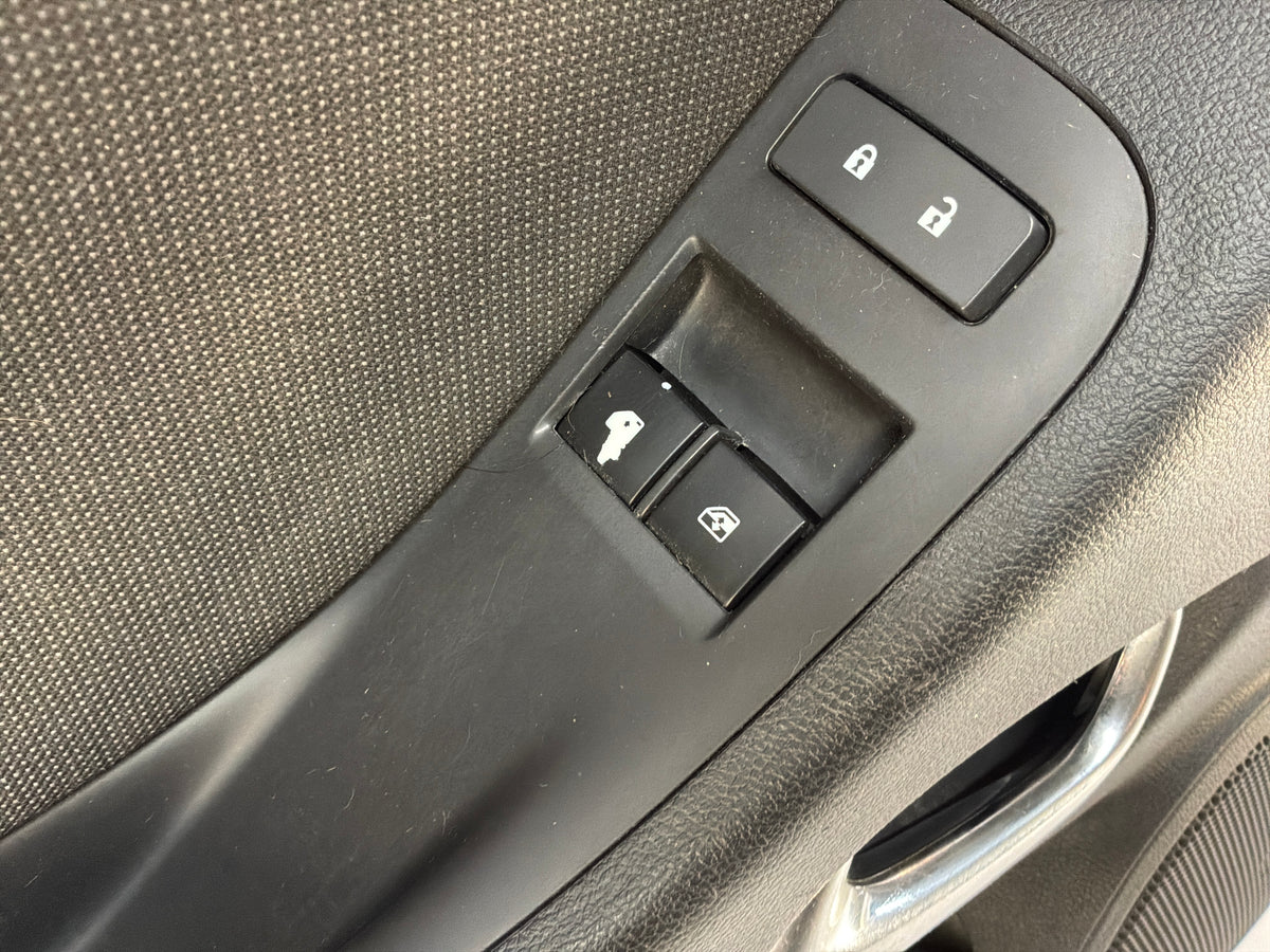 2015 Chevy Camaro SS 1LE LH Driver Interior Door Panel Trim OEM