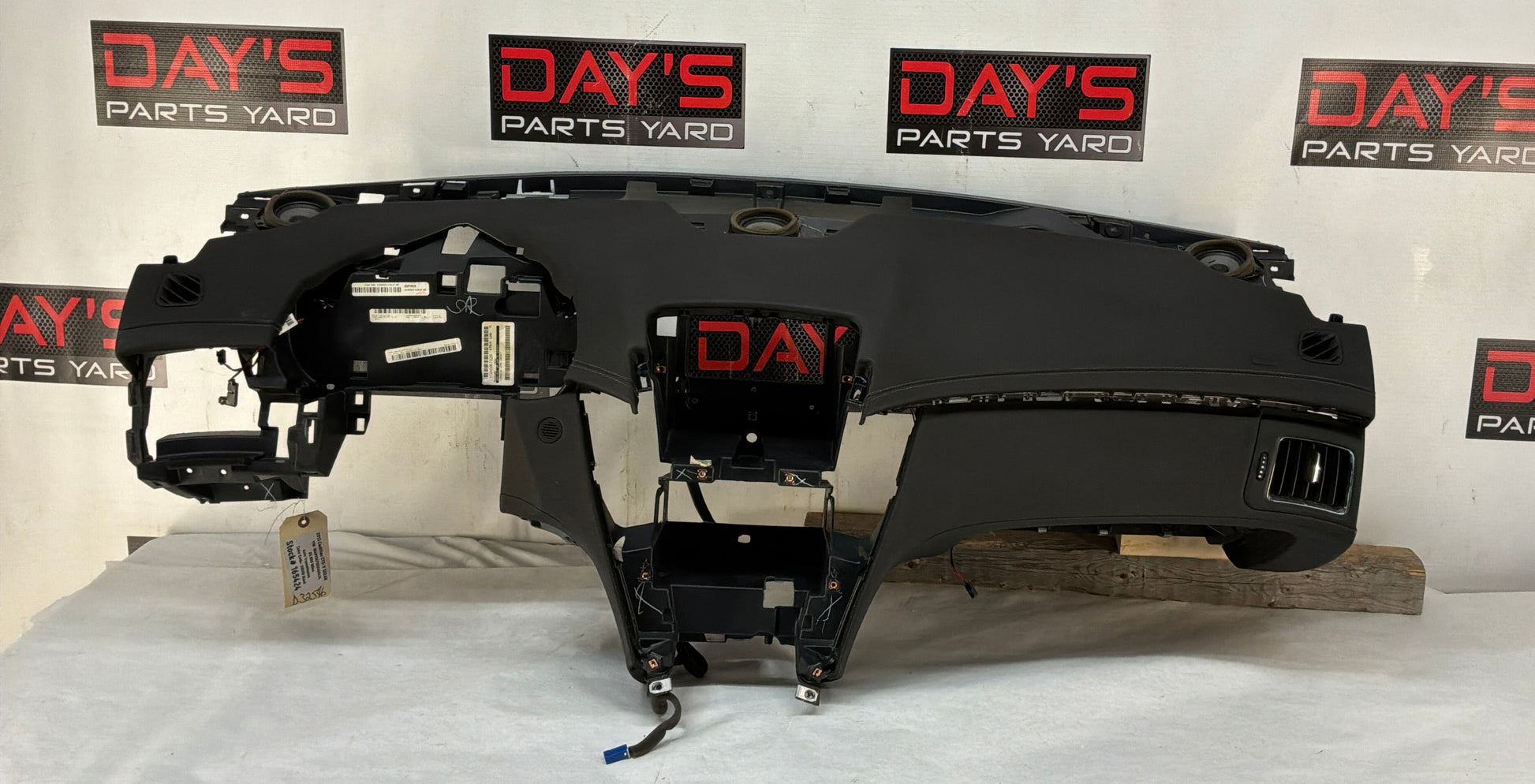 Dash pad - Day's Parts Yard