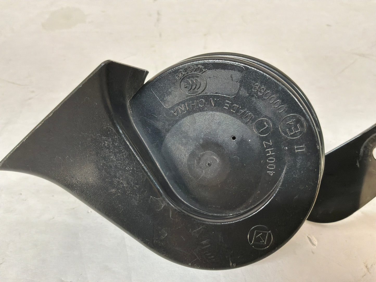 2017 Chevy SS Sedan Horn Signal w/ Bracket OEM