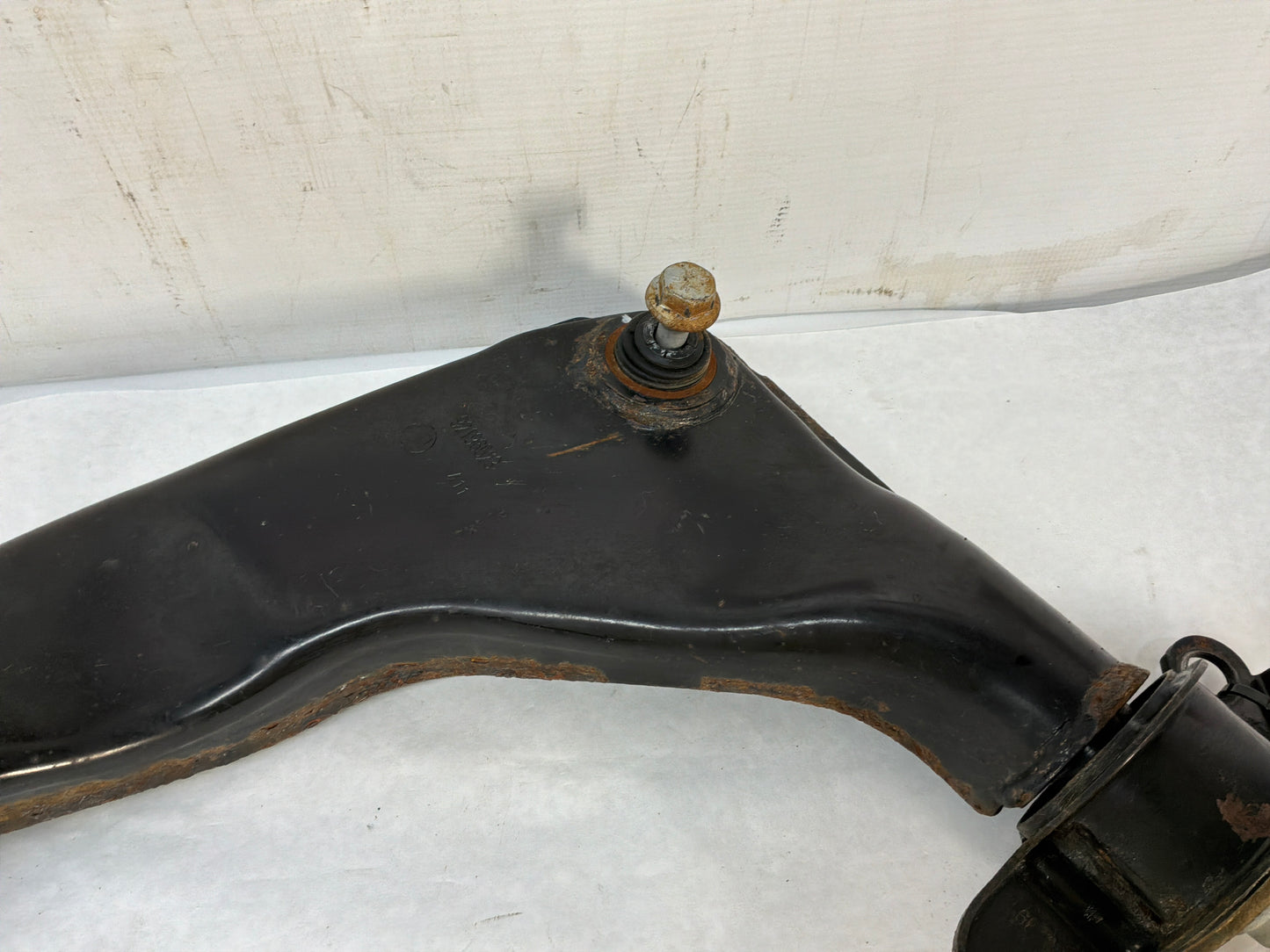 Lh upper control arm - Day's Parts Yard