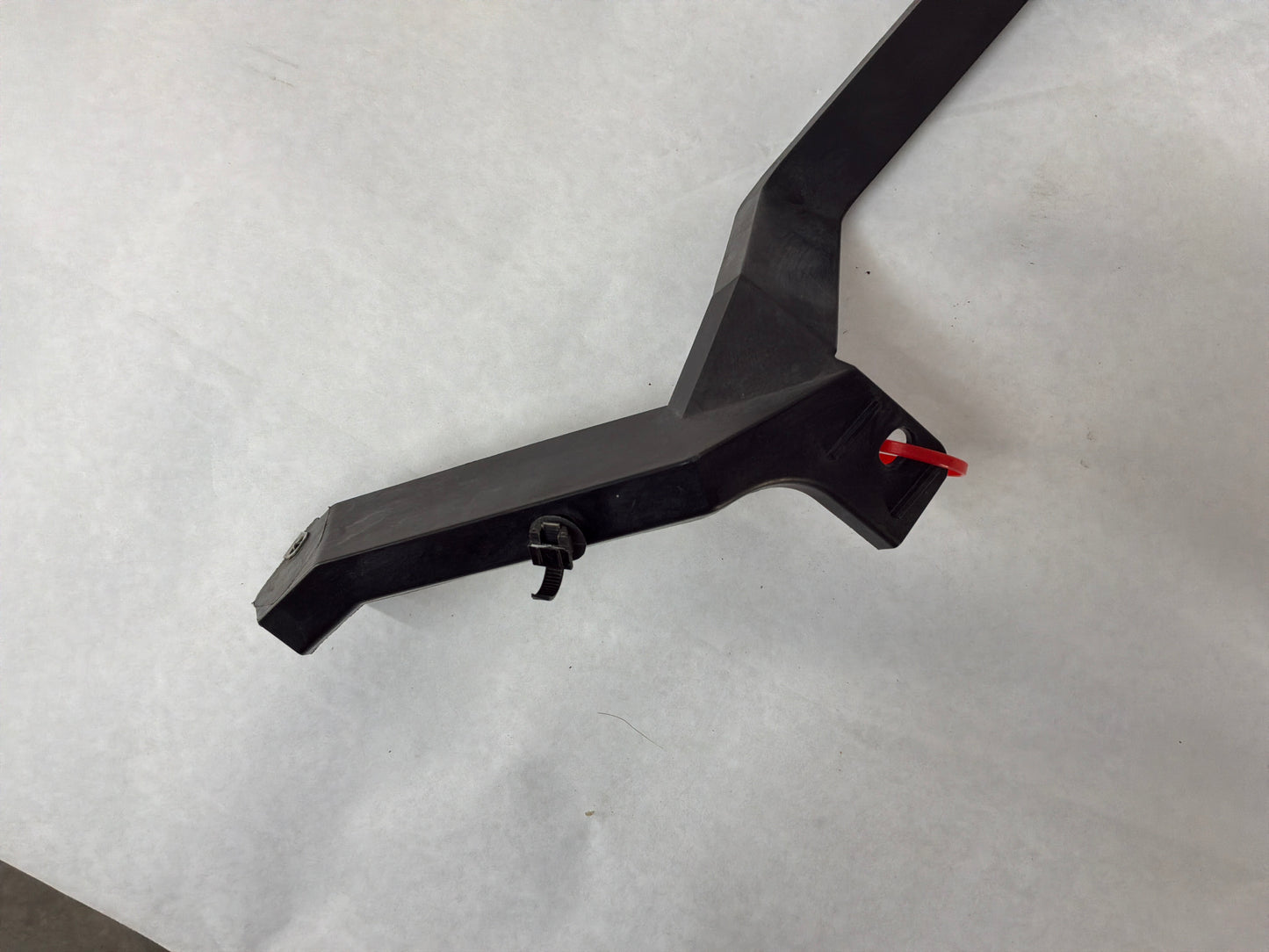 2011 Cadillac CTS-V Coupe RH Passenger Rear Bumper Bracket Support Guide OEM