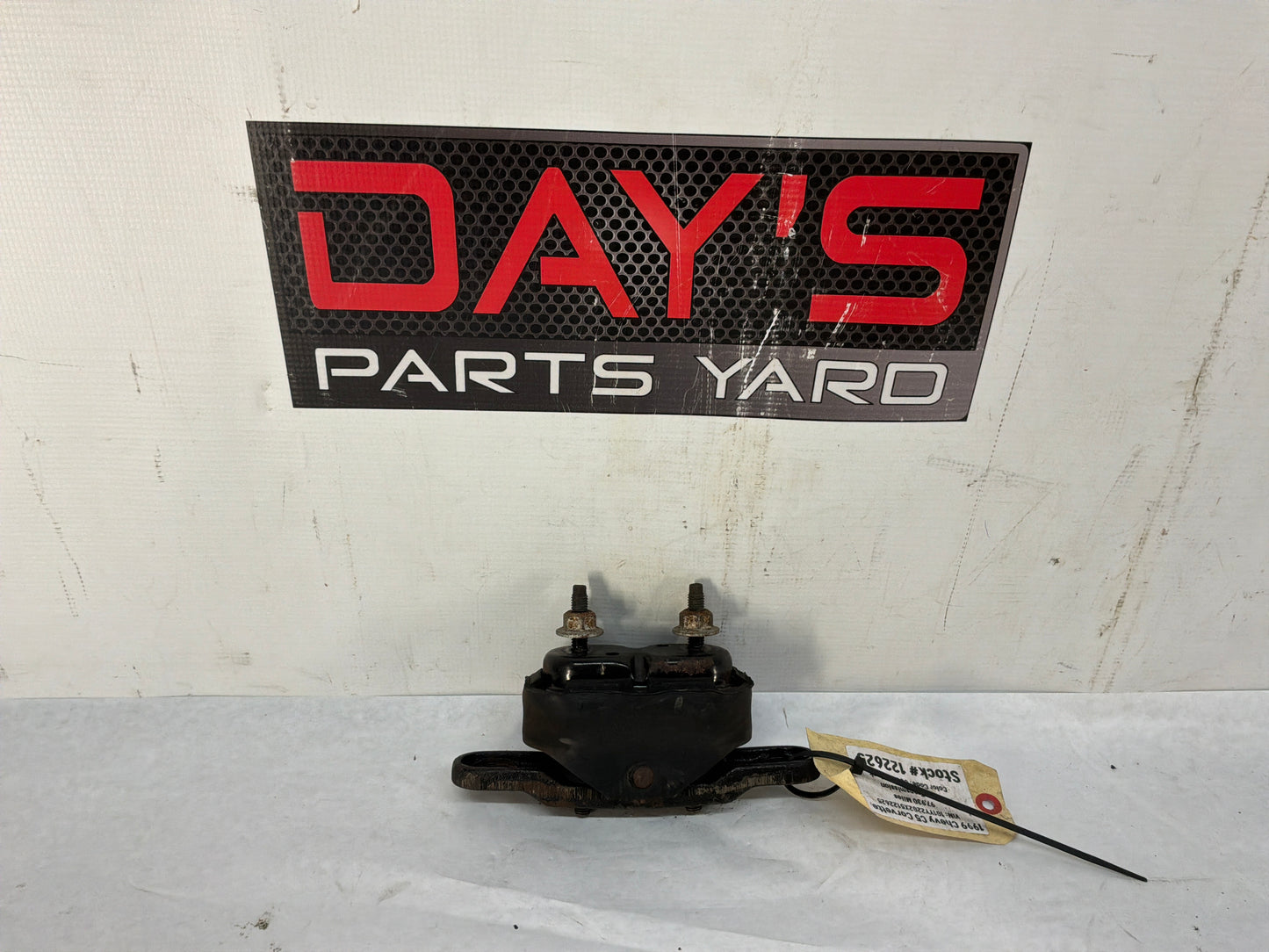 1999 Chevy C5 Corvette Rear End Differential Mount OEM