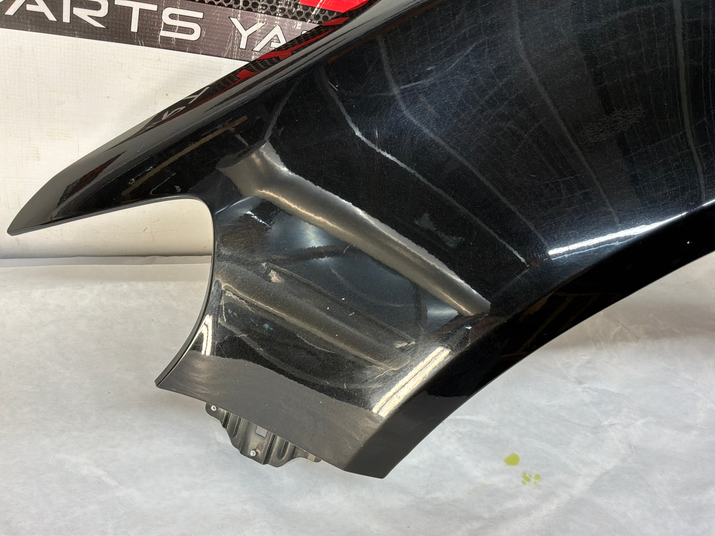 Rh fender - Day's Parts Yard