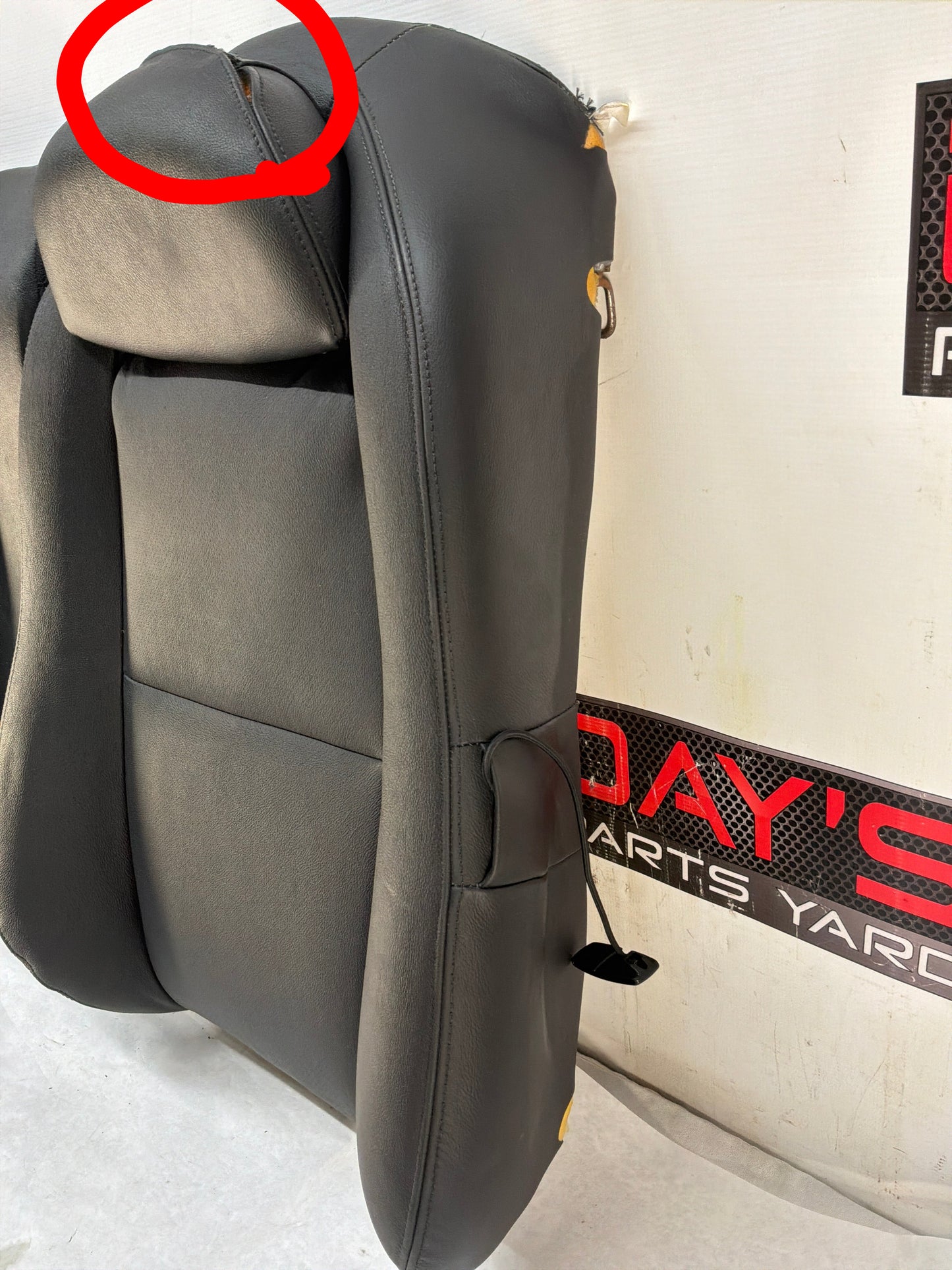 2006 Pontiac GTO Seats Fronts and Rears Black Leather OEM
