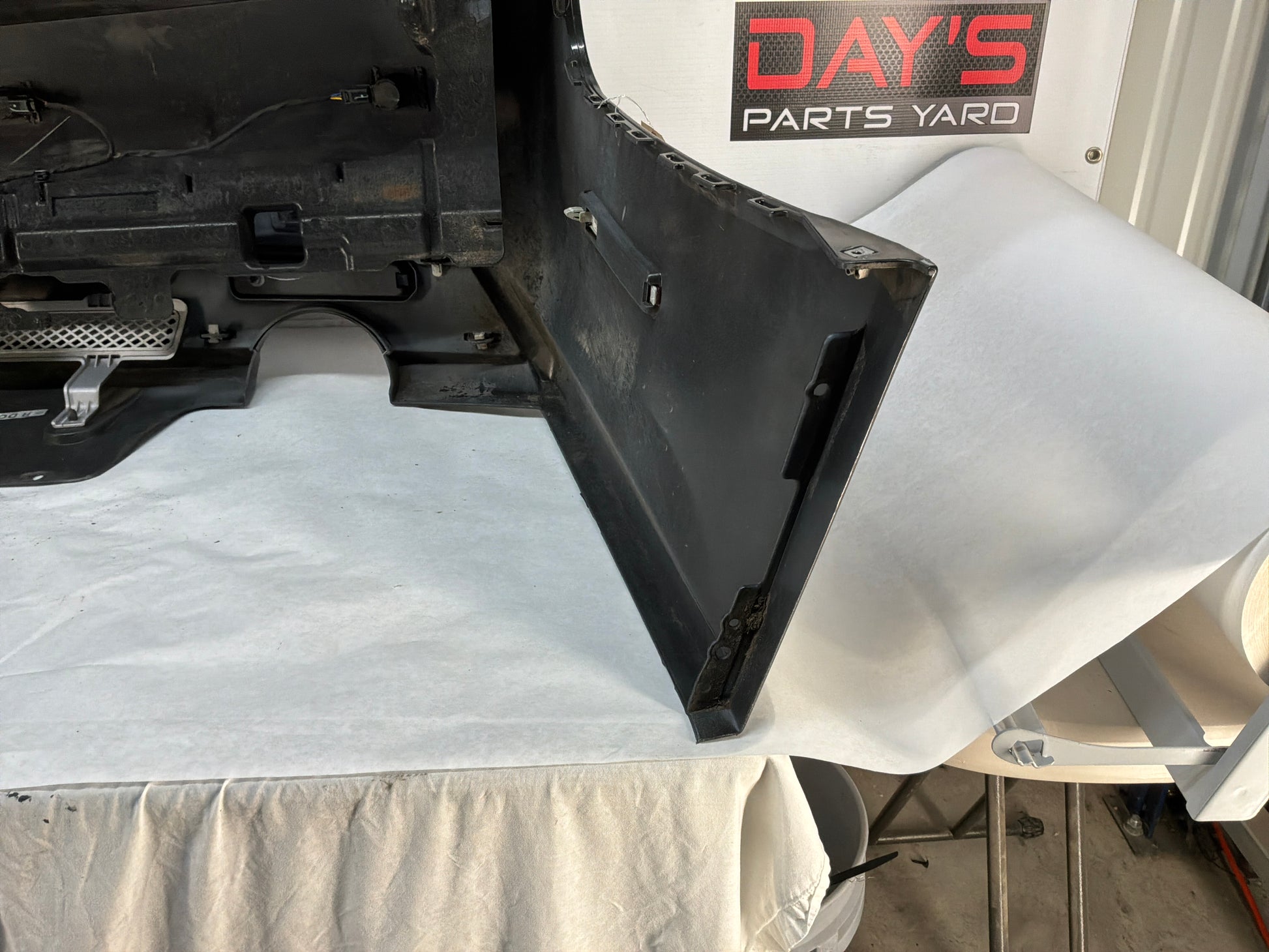 Rear bumper - Day's Parts Yard