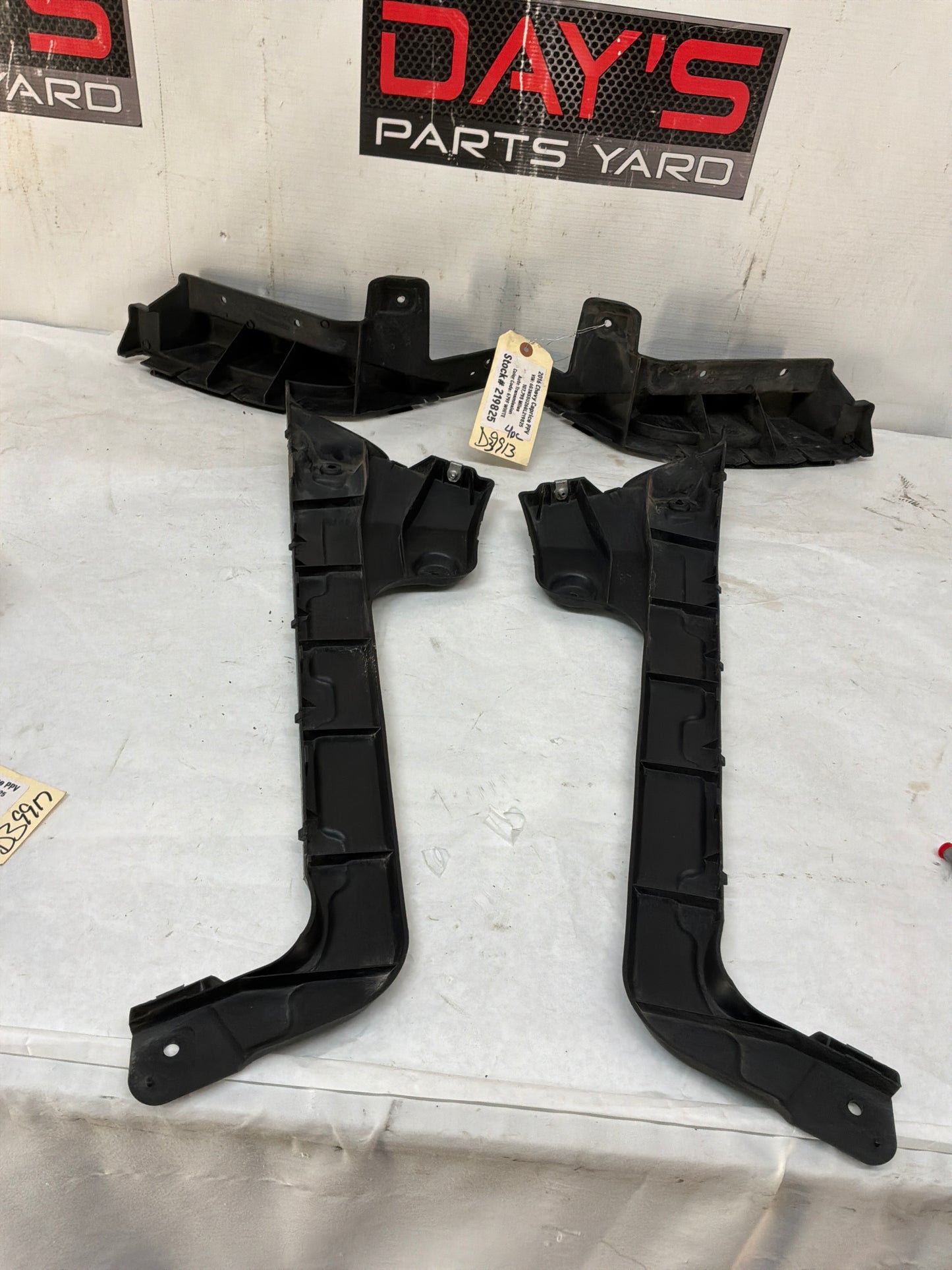 2016 Chevy Caprice PPV RH & LH Rear Bumper Guide Brackets Mounts Supports OEM
