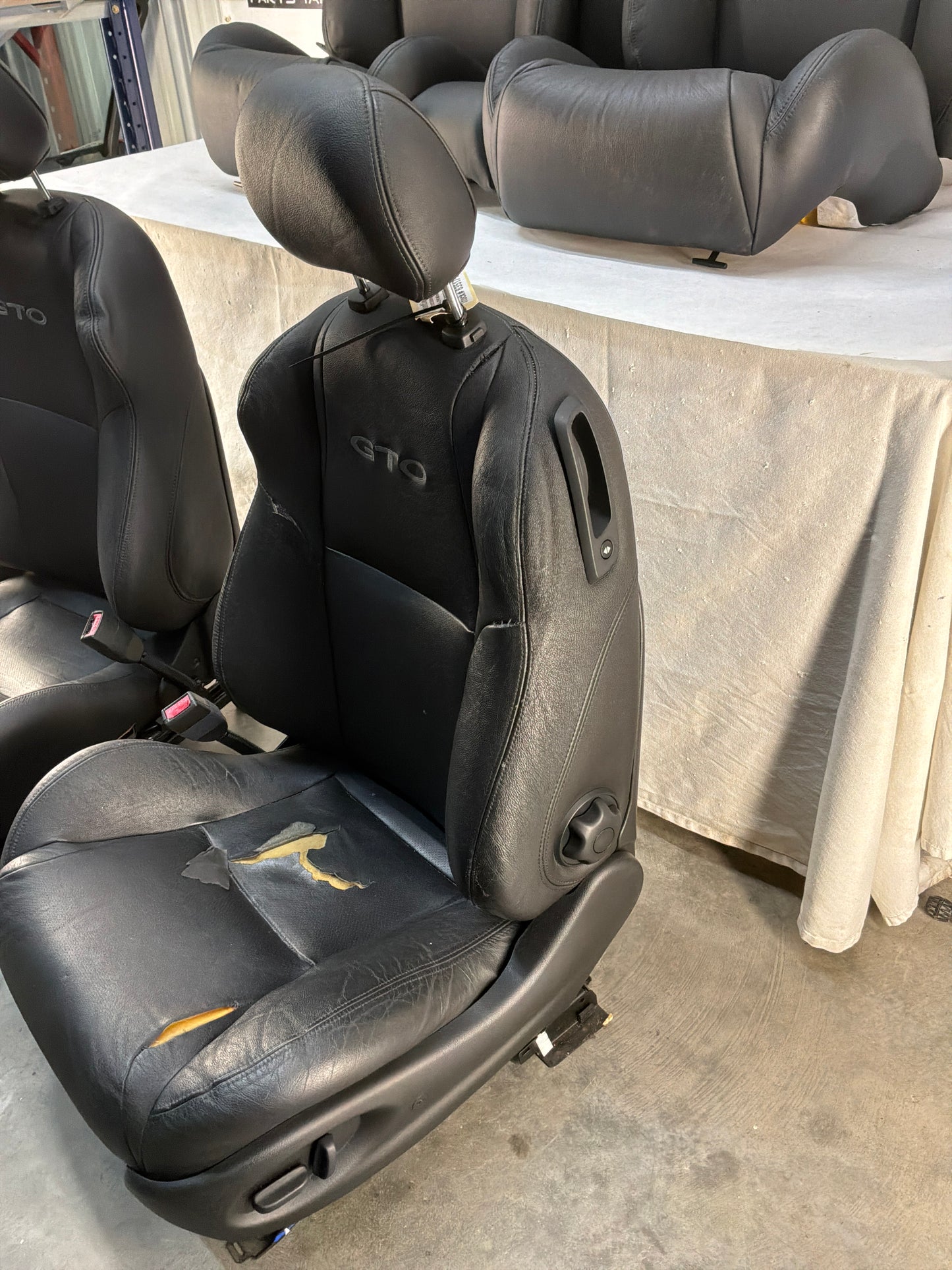 2006 Pontiac GTO Seats Fronts and Rears Black Leather OEM