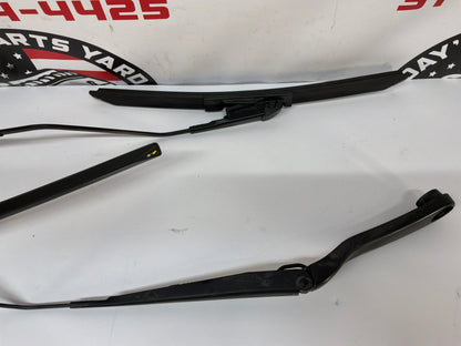 2014 Chevy SS Sedan RH & LH Windshield Wiper Arms Set OEM