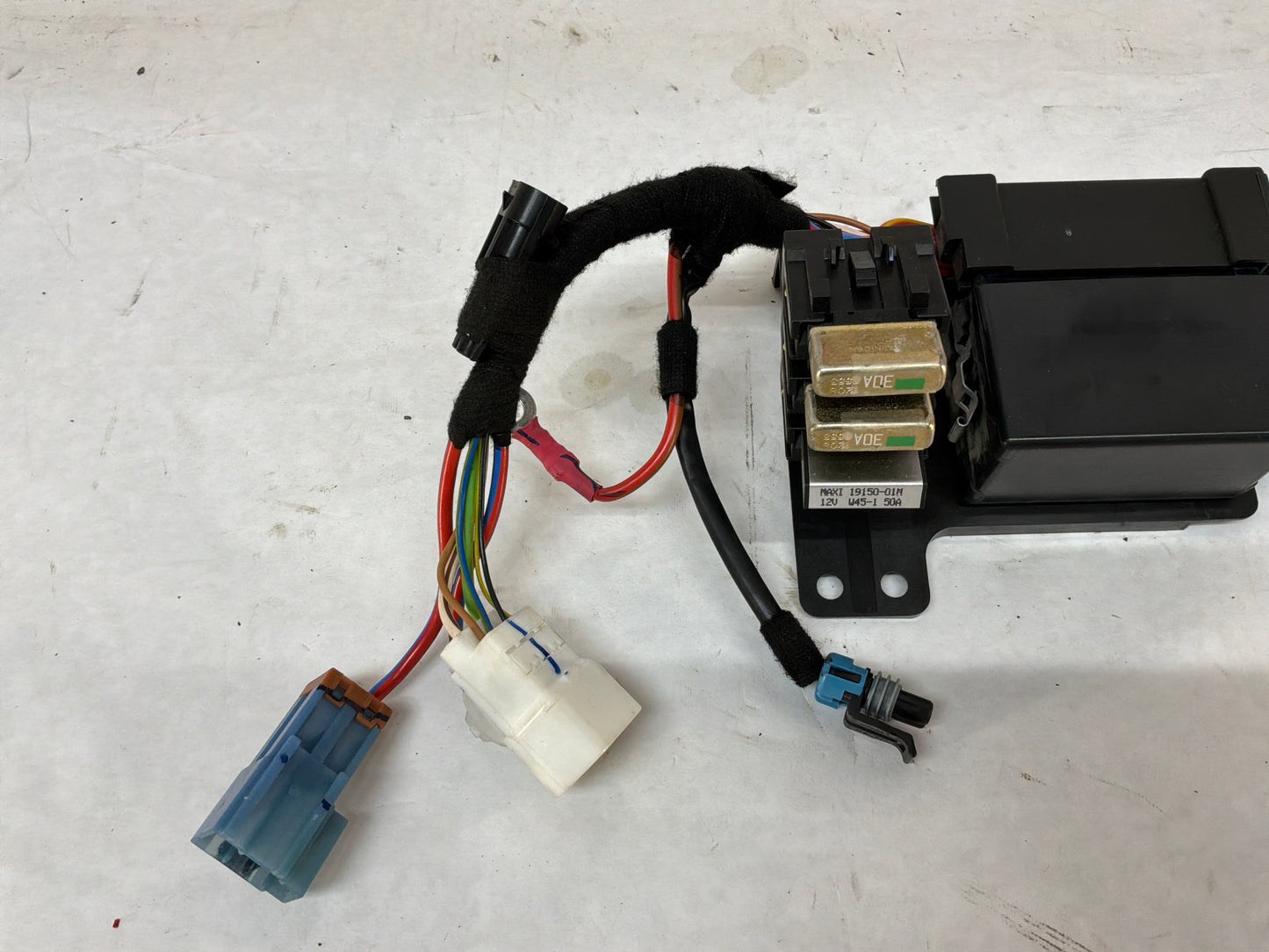 2014 Chevy Caprice PPV Rear Interior Trunk Compartment Fuse Block Box Harness OEM