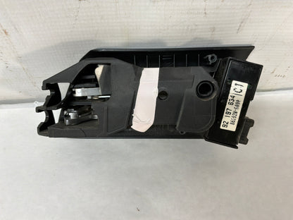 Rh front door handle - Day's Parts Yard