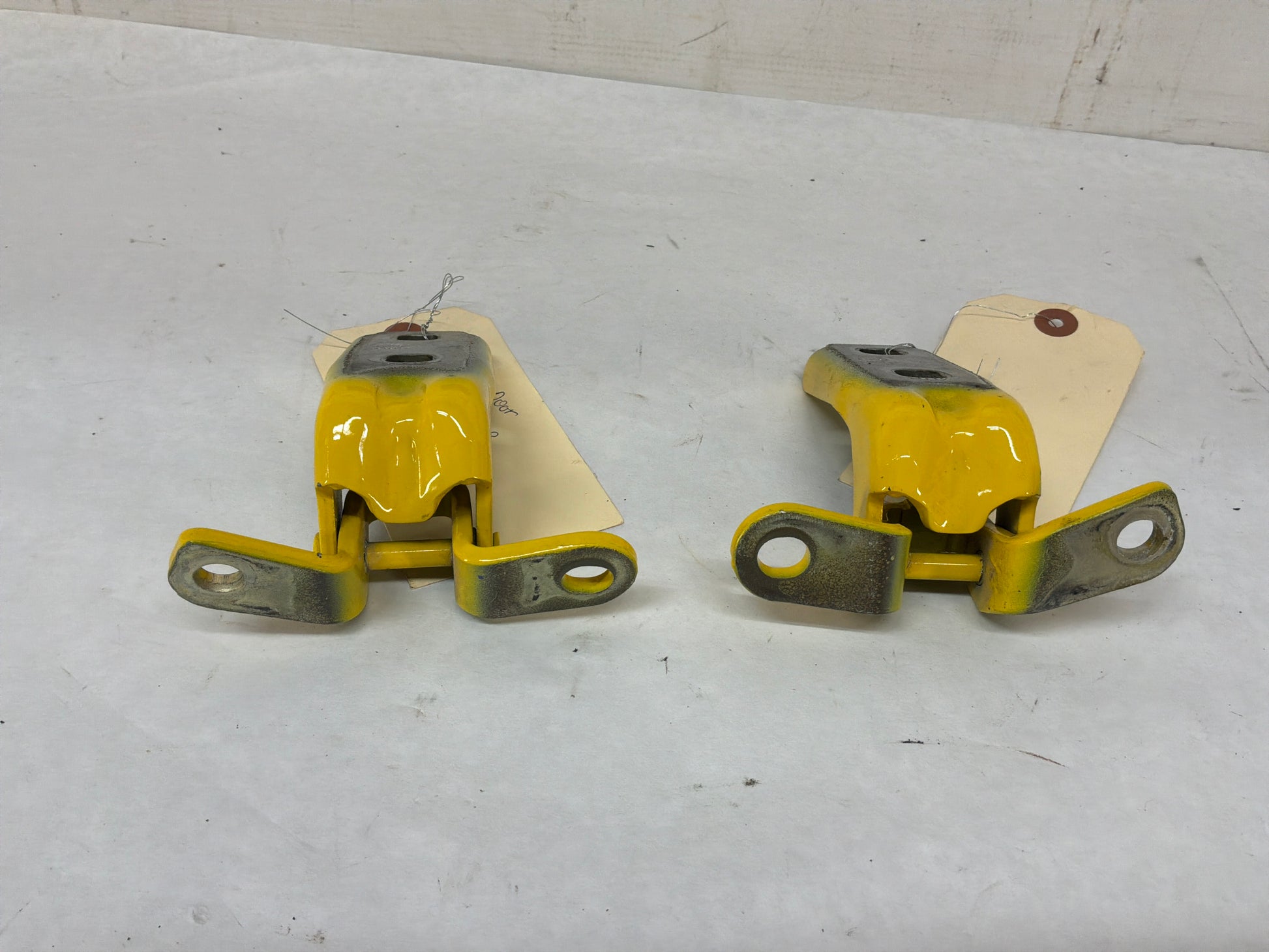 Lh door hinges - Day's Parts Yard