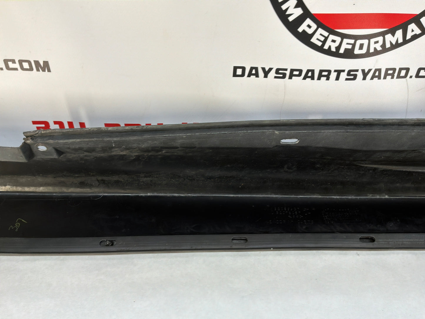 2005 Pontiac GTO LH Driver Rocker Molding Side Skirt Trim Panel OEM