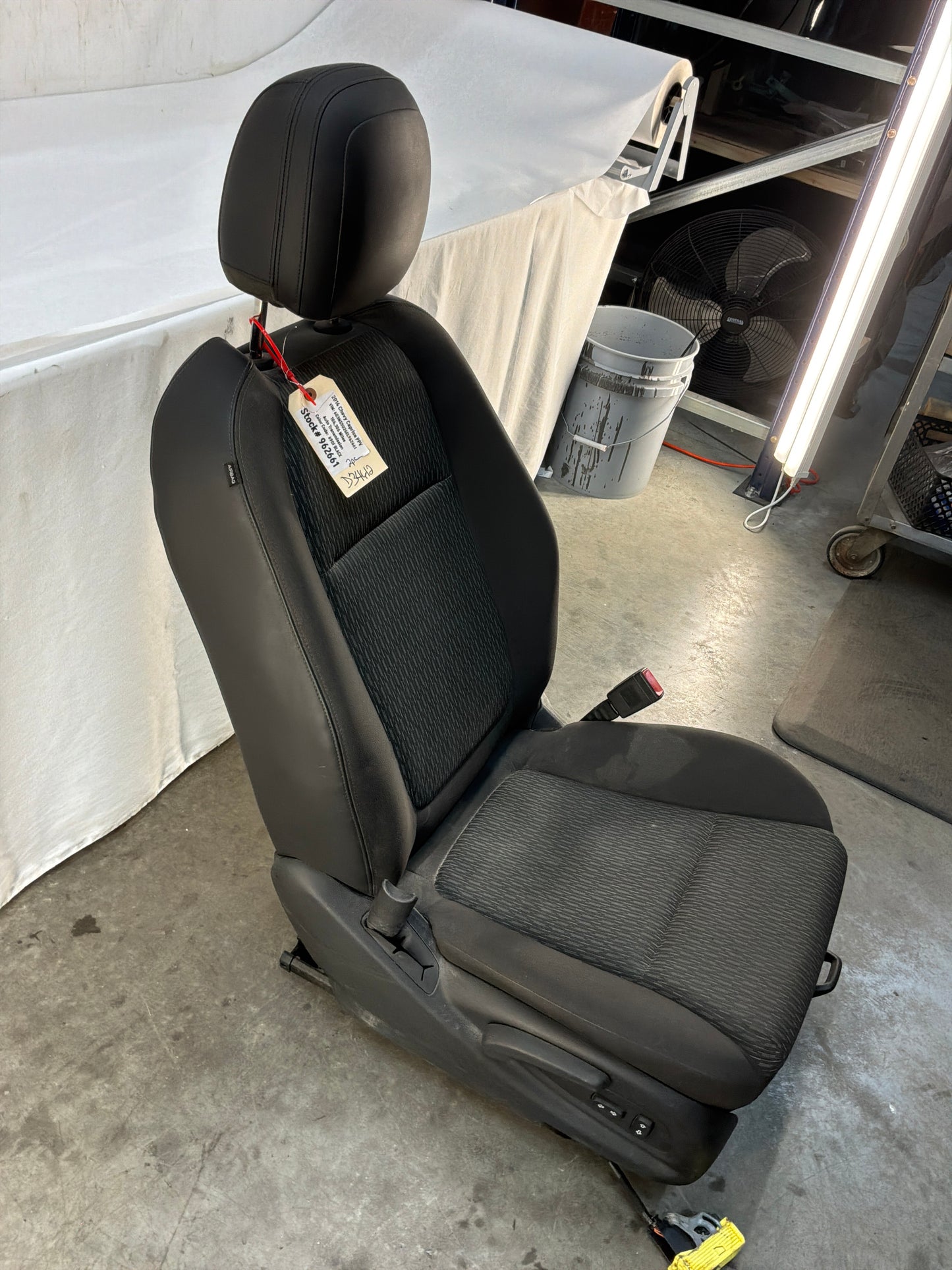 Front seats - Day's Parts Yard