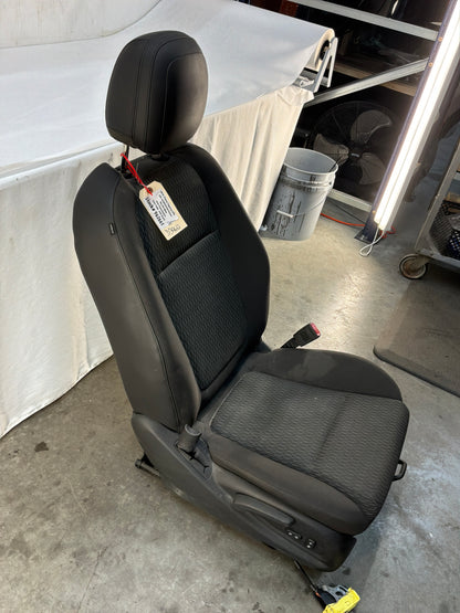 Front seats - Day's Parts Yard